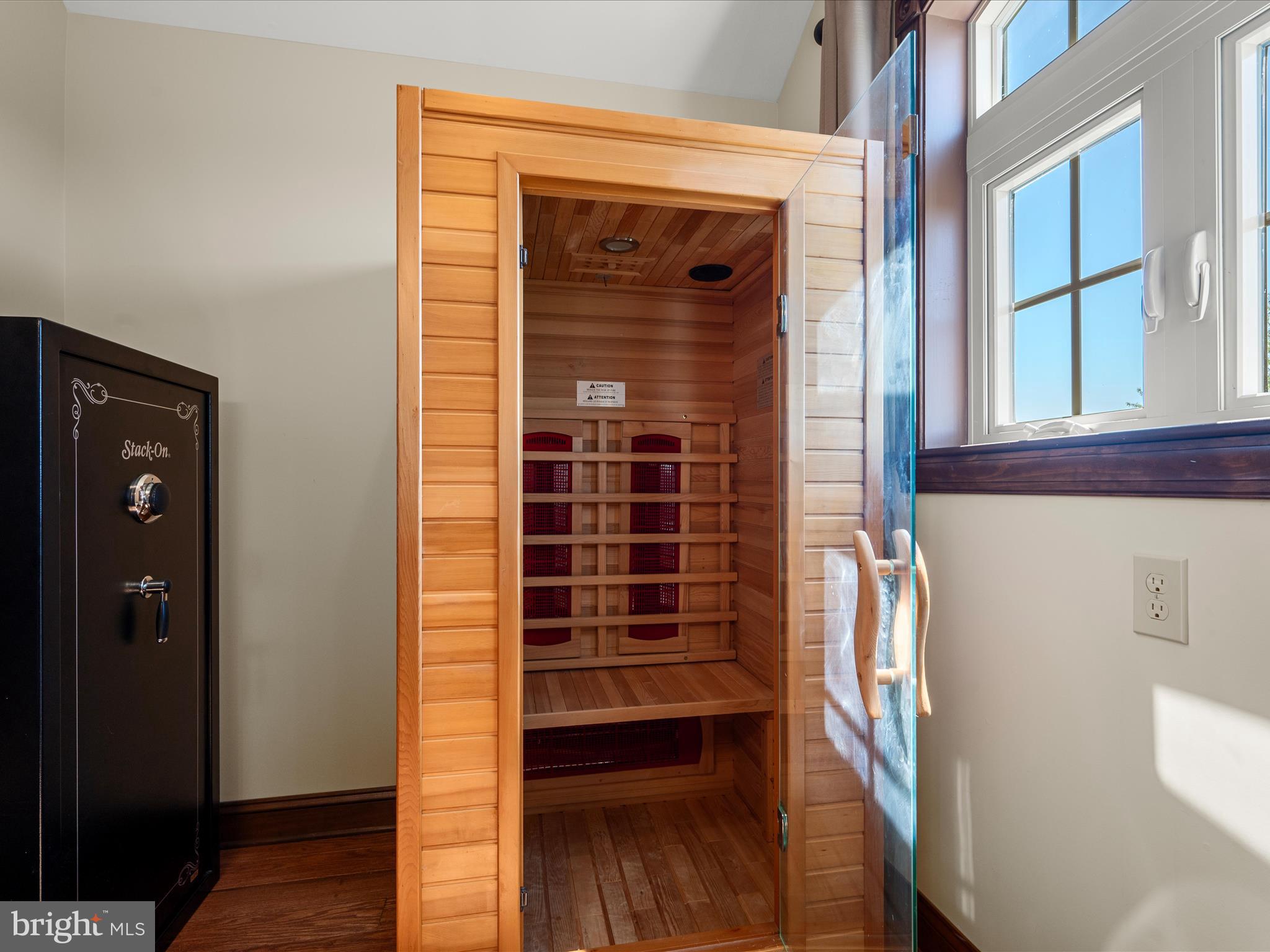 EASTLAND - Residential