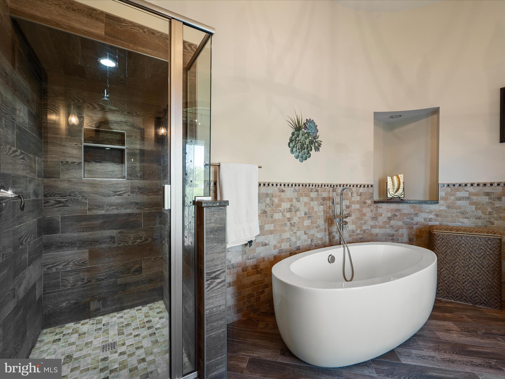 EASTLAND - Residential