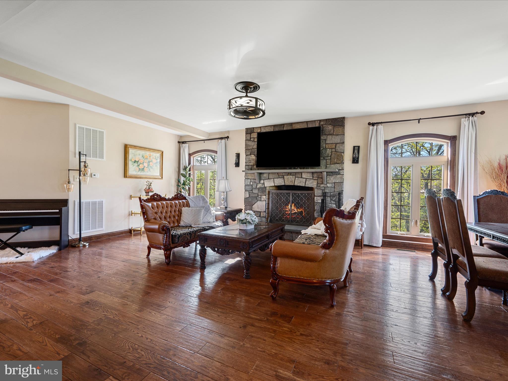 EASTLAND - Residential