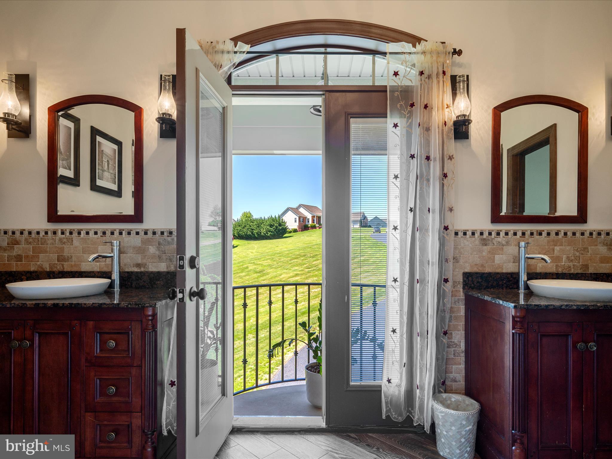 EASTLAND - Residential