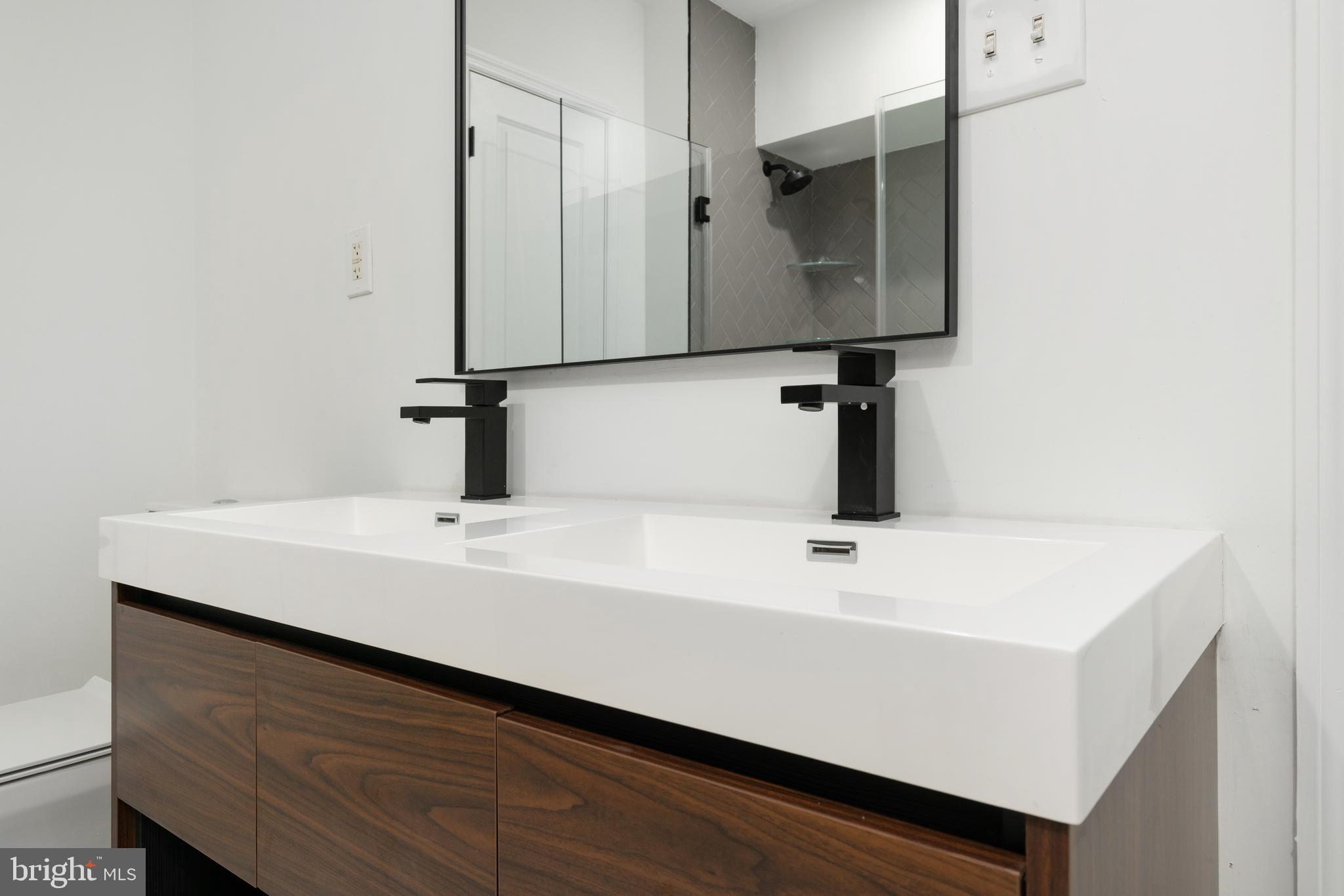 GRADUATE HOSPITAL - Residential Lease