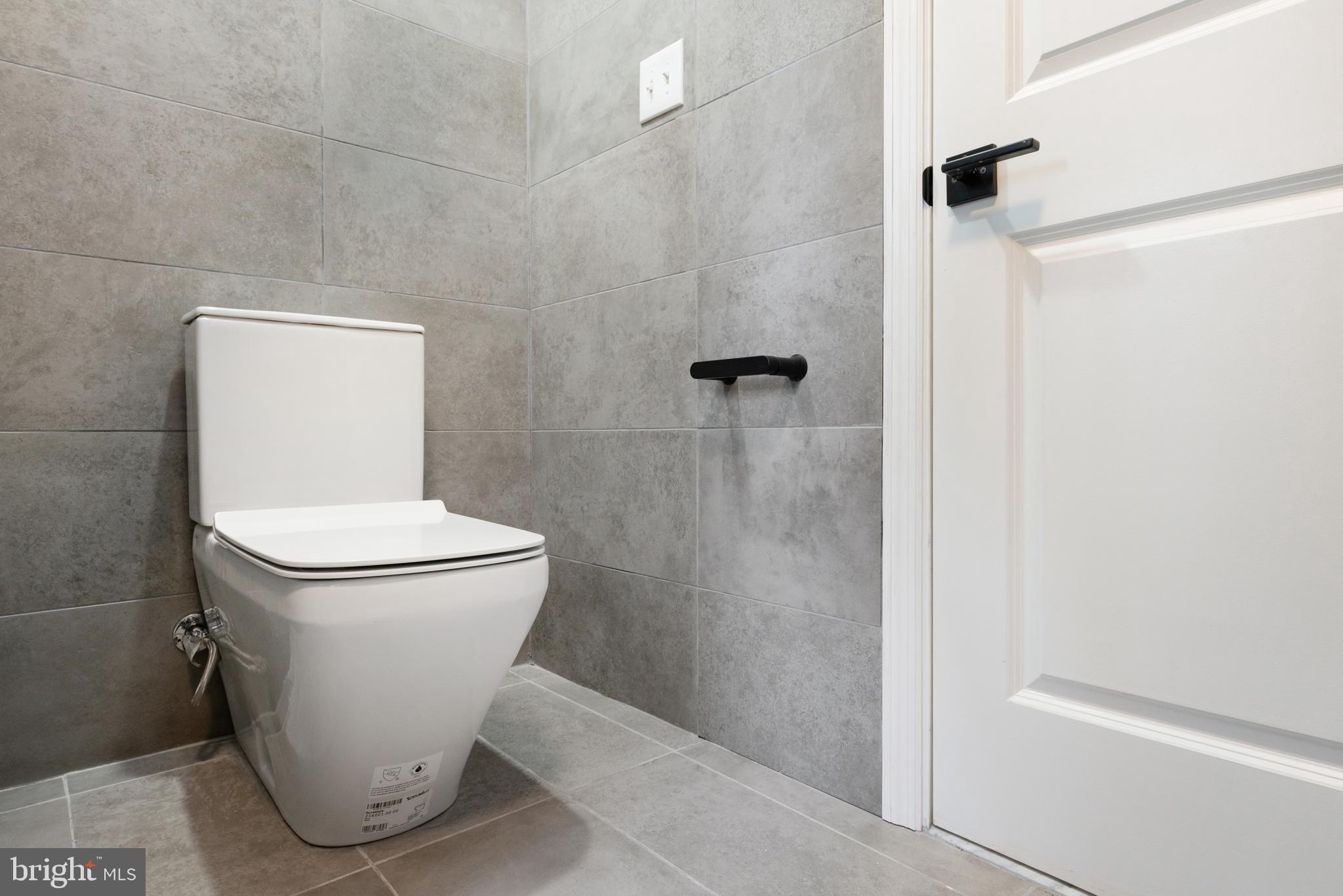 GRADUATE HOSPITAL - Residential Lease