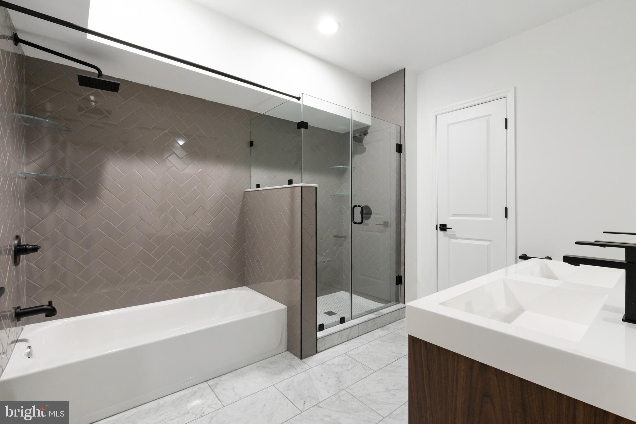 GRADUATE HOSPITAL - Residential Lease