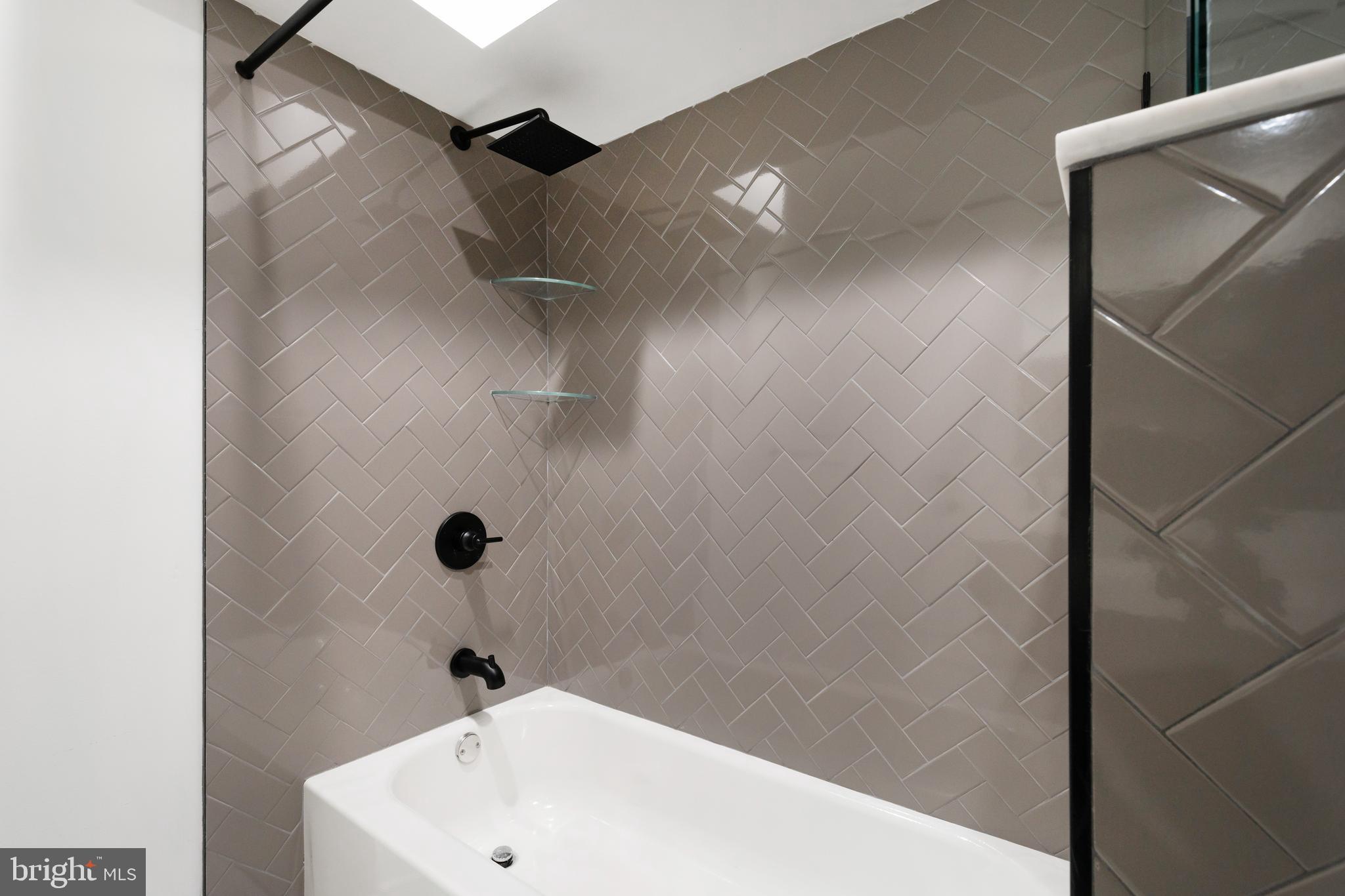 GRADUATE HOSPITAL - Residential Lease