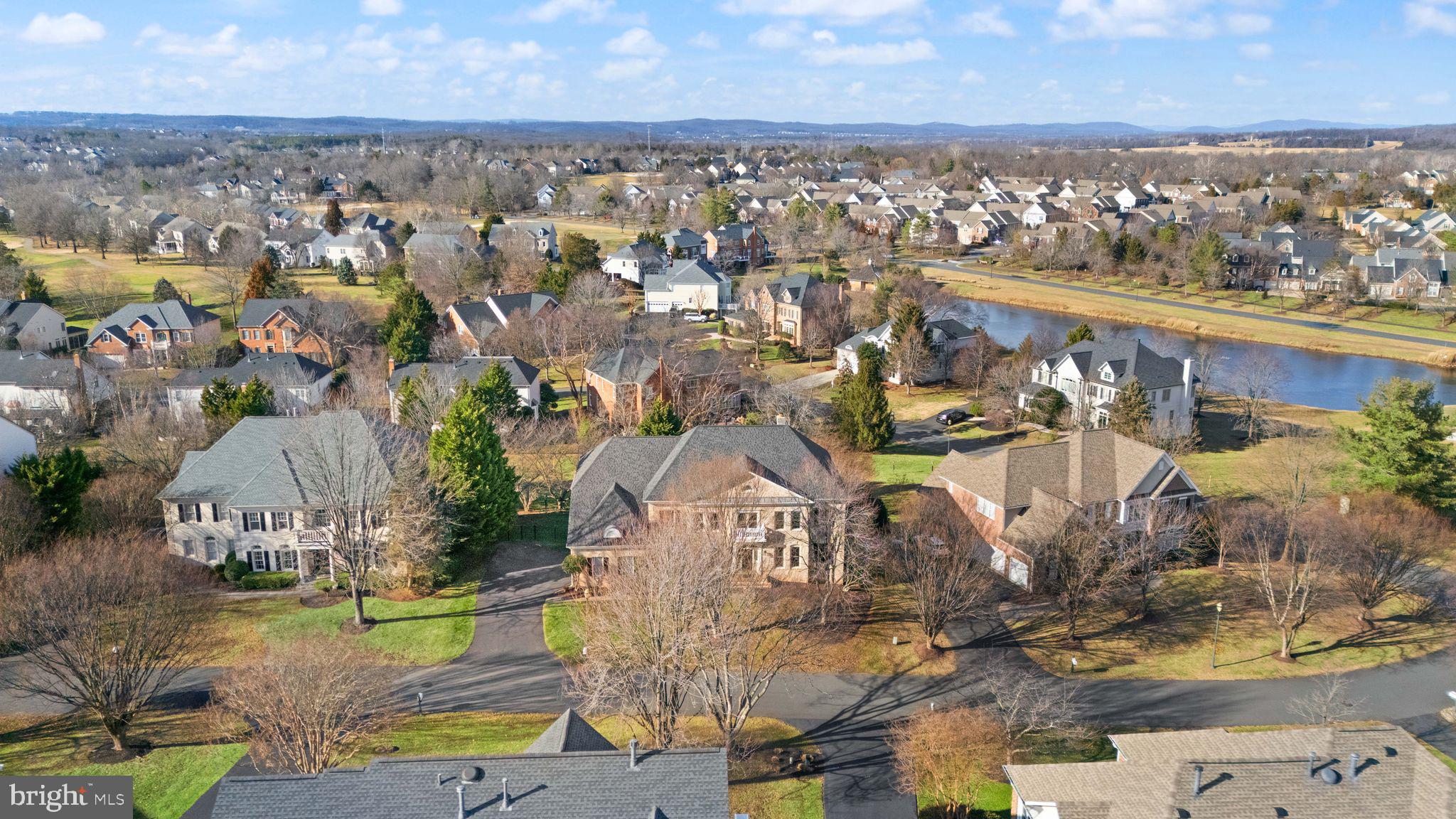 RIVER CREEK - Residential