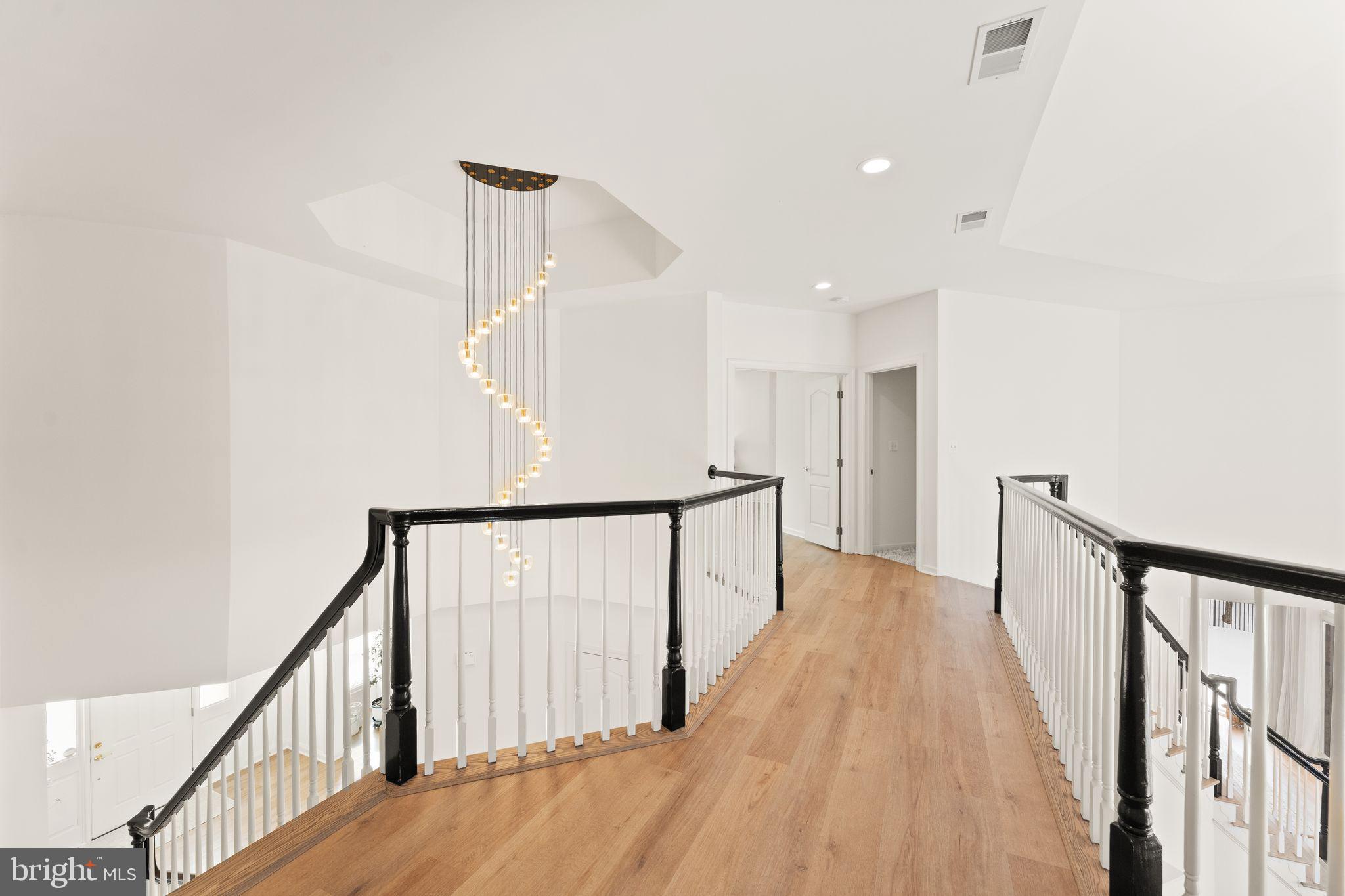 RIVER CREEK - Residential