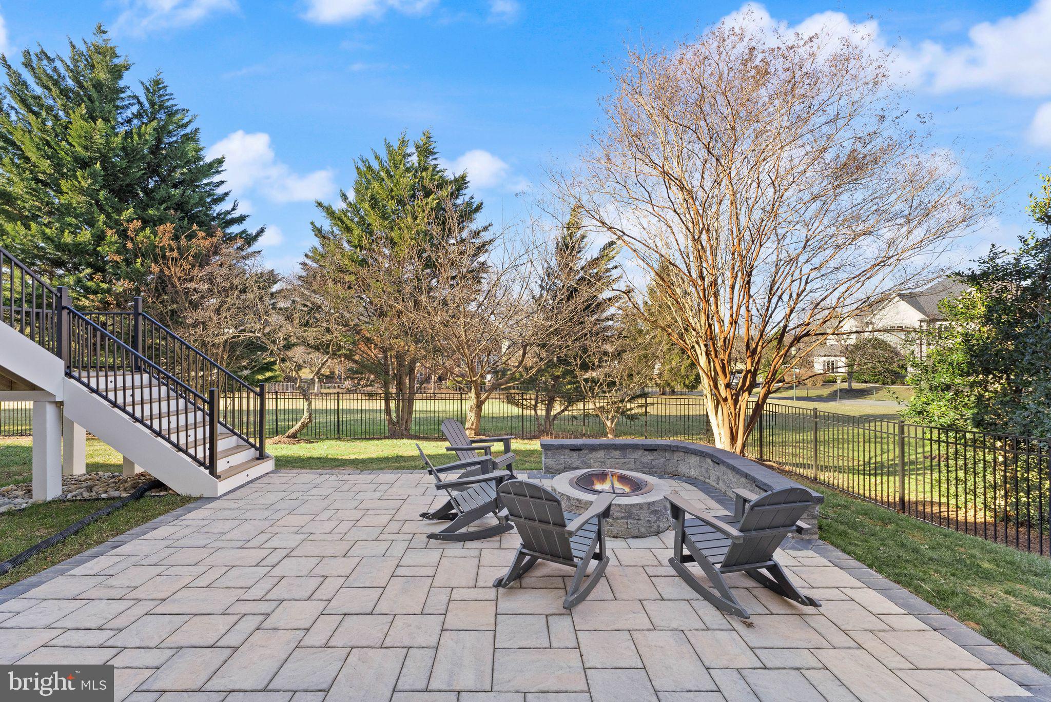 RIVER CREEK - Residential