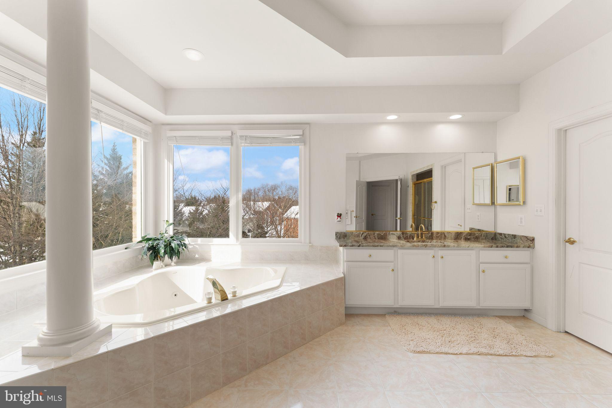 RIVER CREEK - Residential