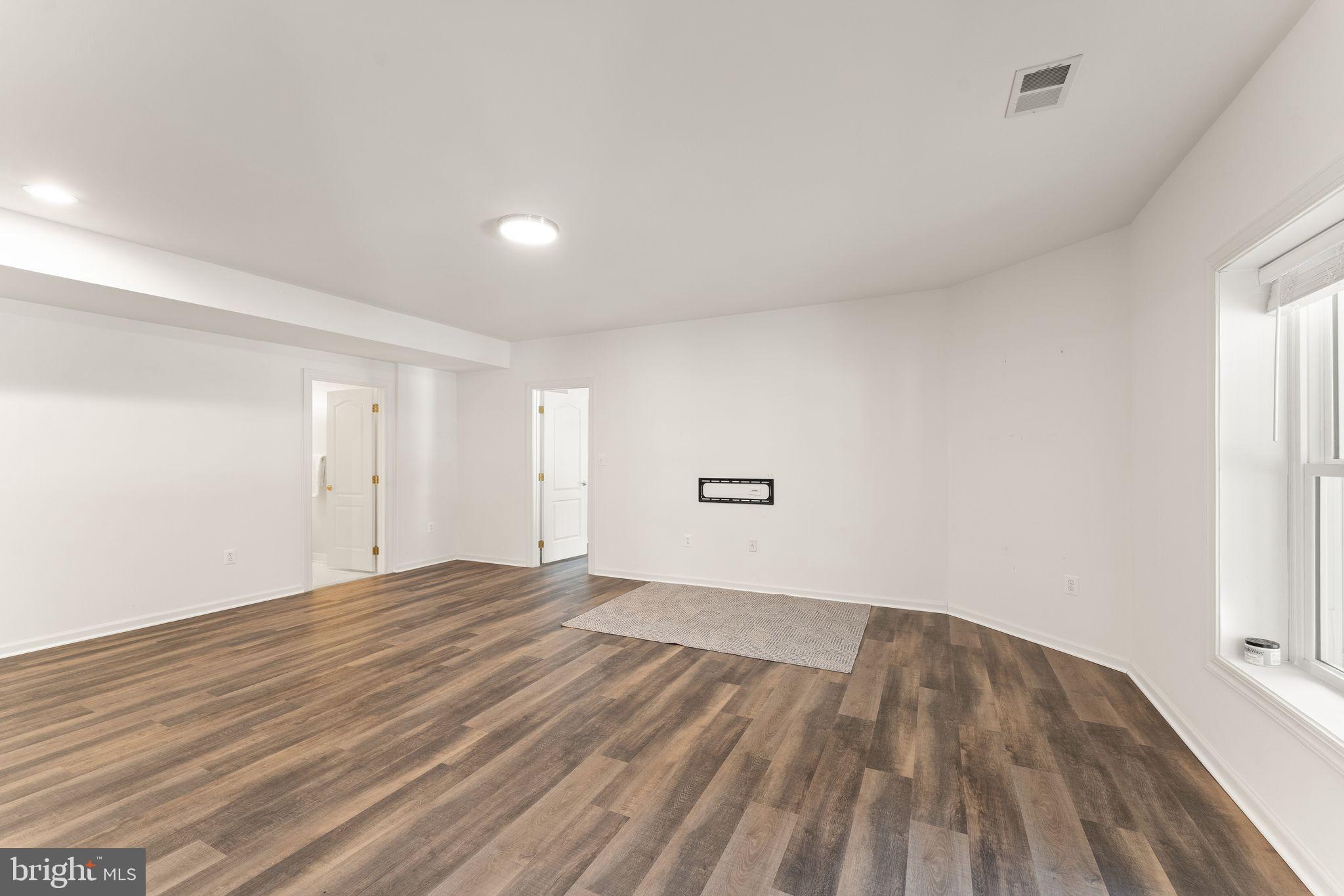 RIVER CREEK - Residential