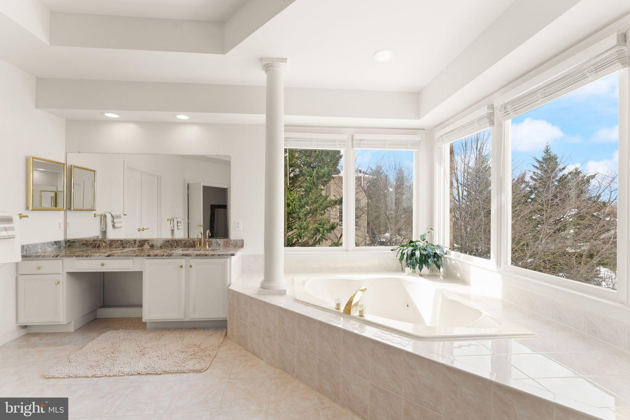 RIVER CREEK - Residential