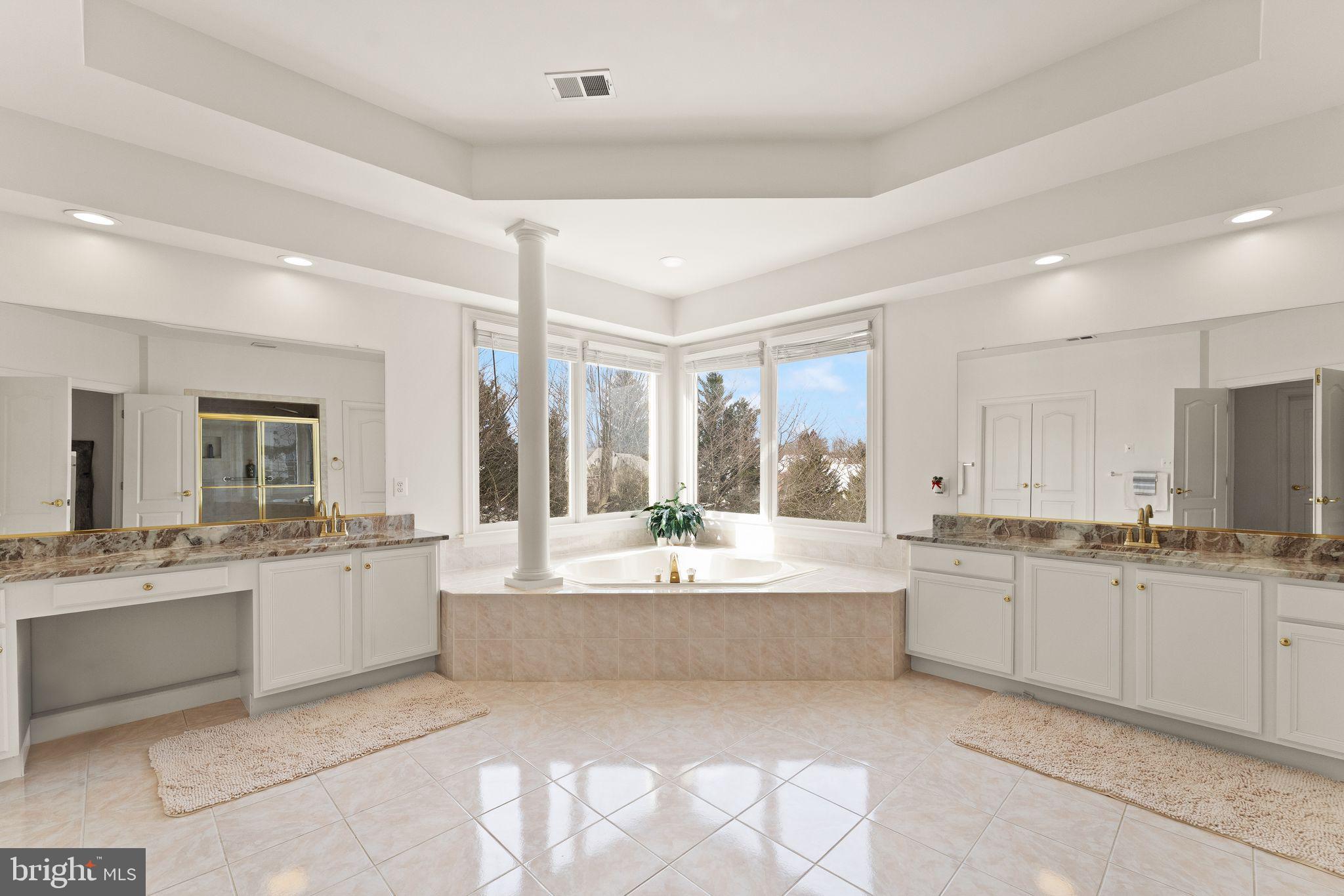 RIVER CREEK - Residential