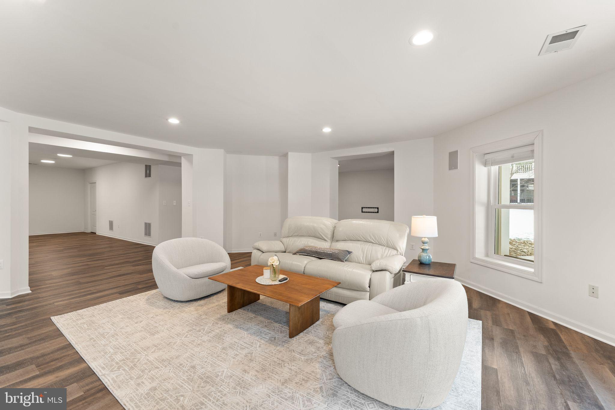 RIVER CREEK - Residential