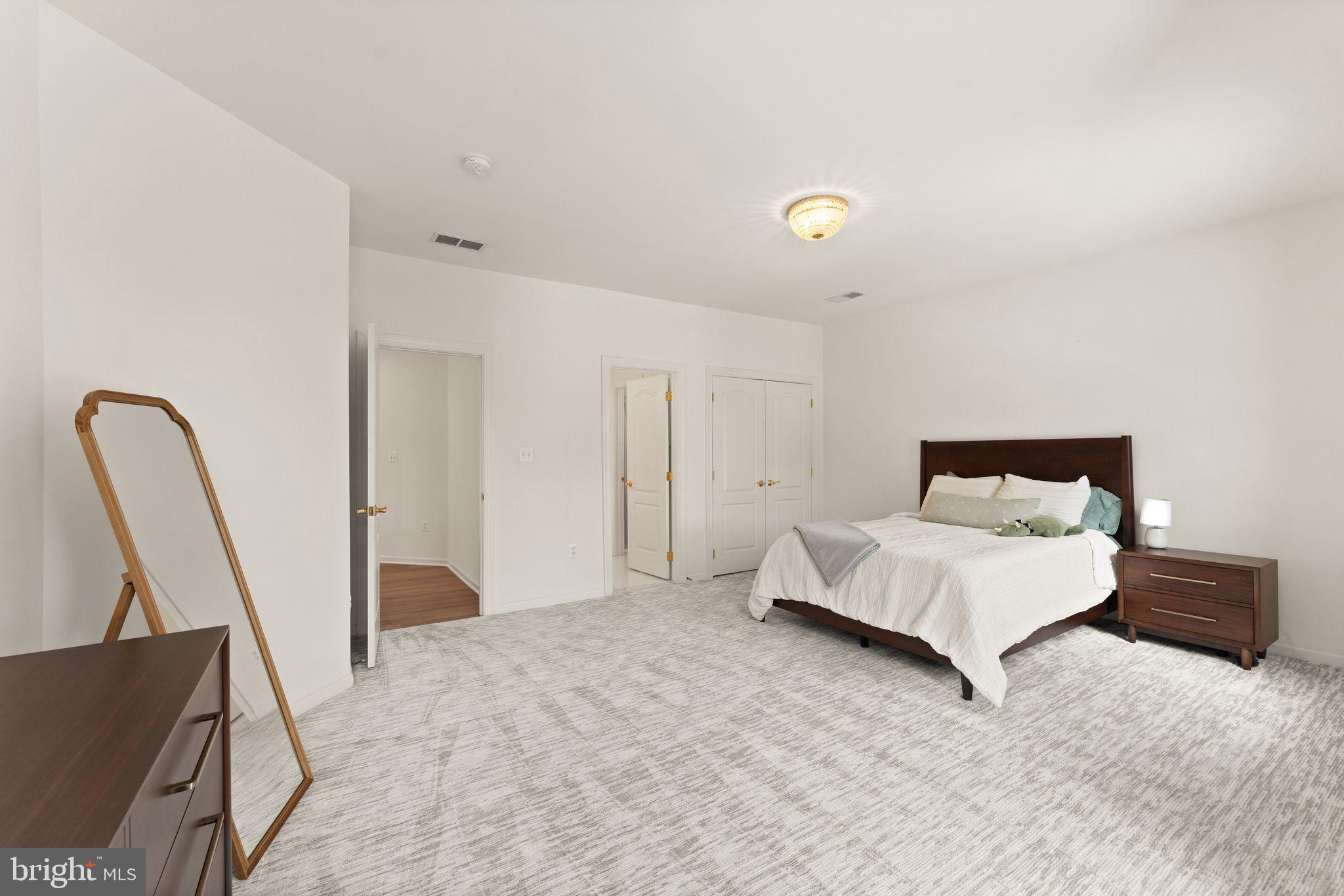 RIVER CREEK - Residential