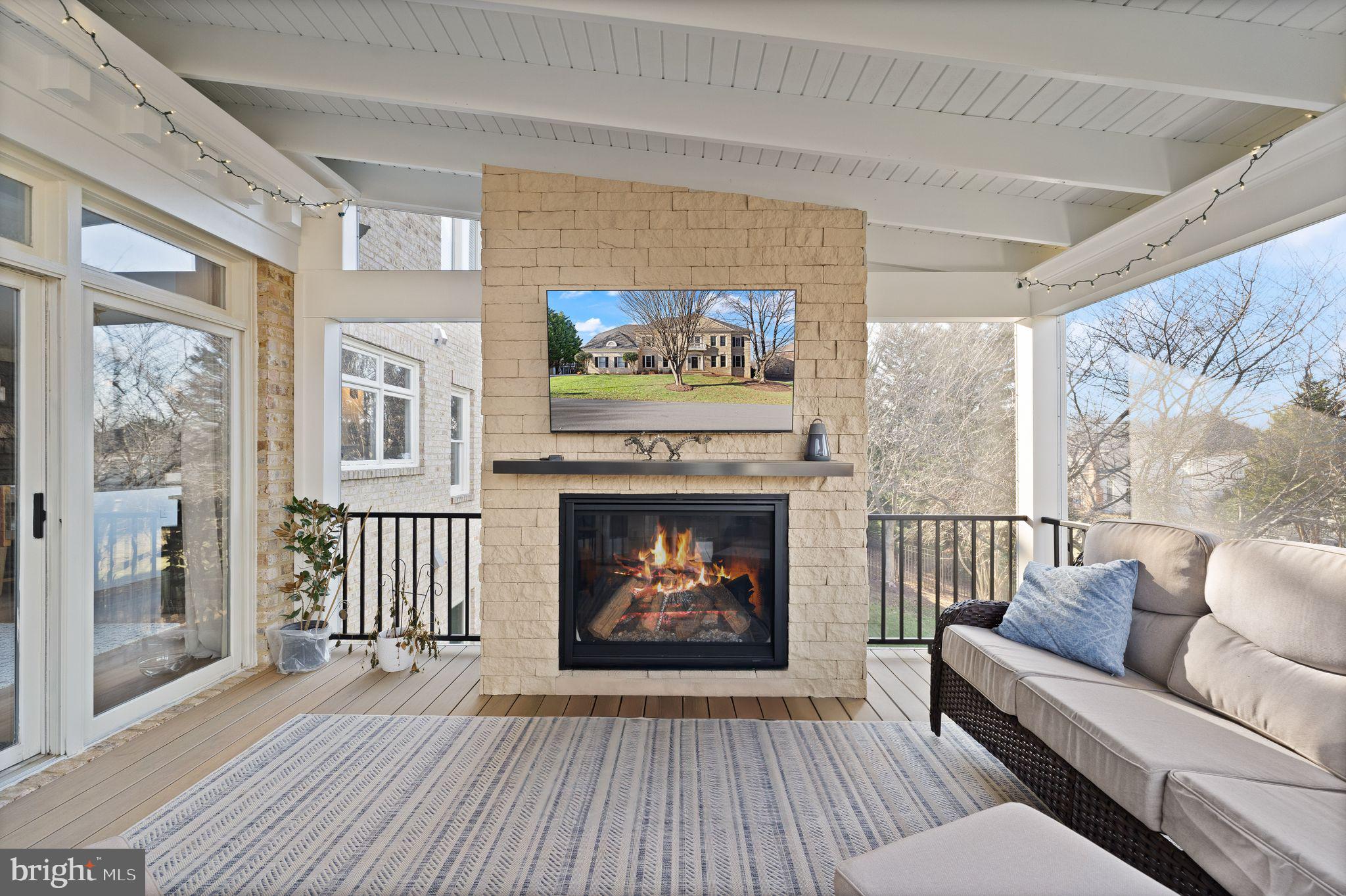 RIVER CREEK - Residential