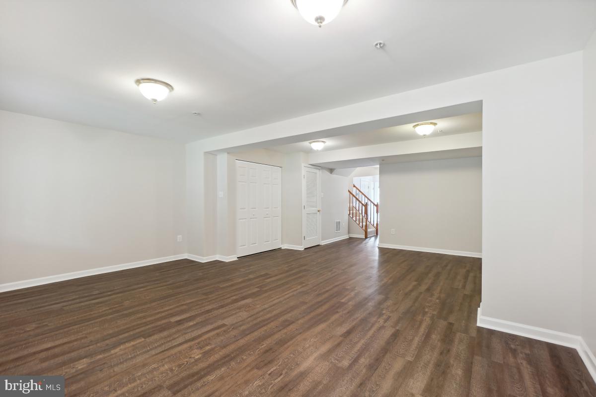 OATLAND FARM - Residential