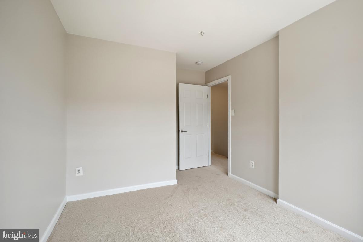 OATLAND FARM - Residential