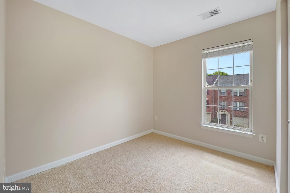 OATLAND FARM - Residential