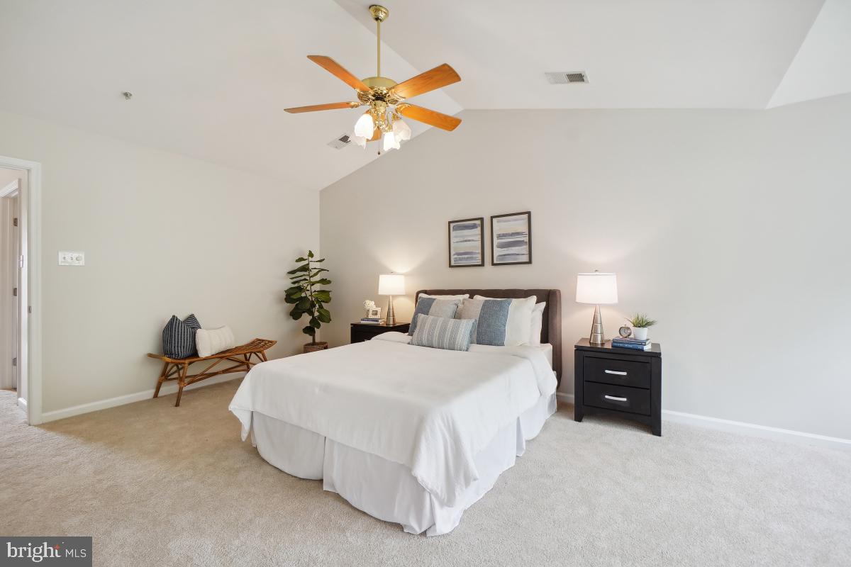 OATLAND FARM - Residential