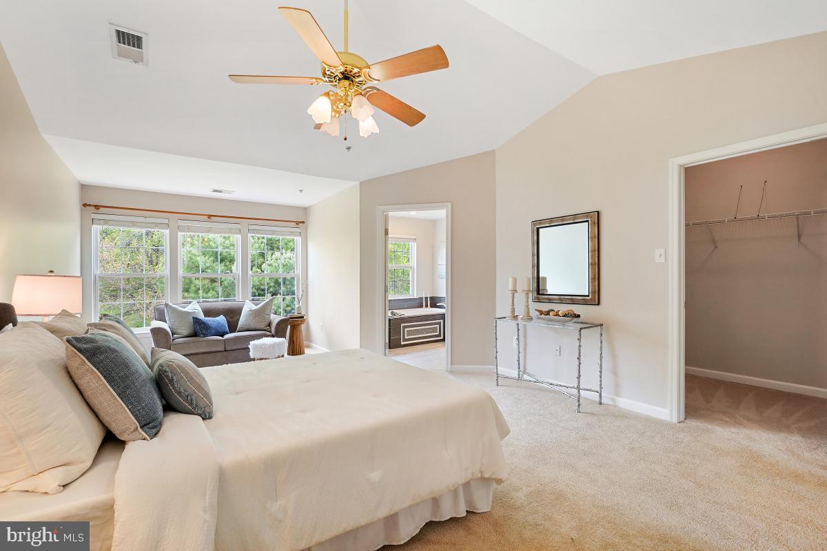 OATLAND FARM - Residential