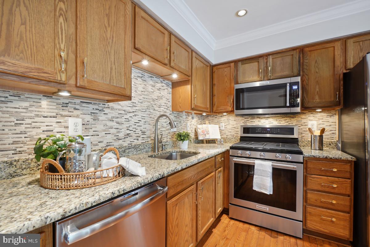 OATLAND FARM - Residential