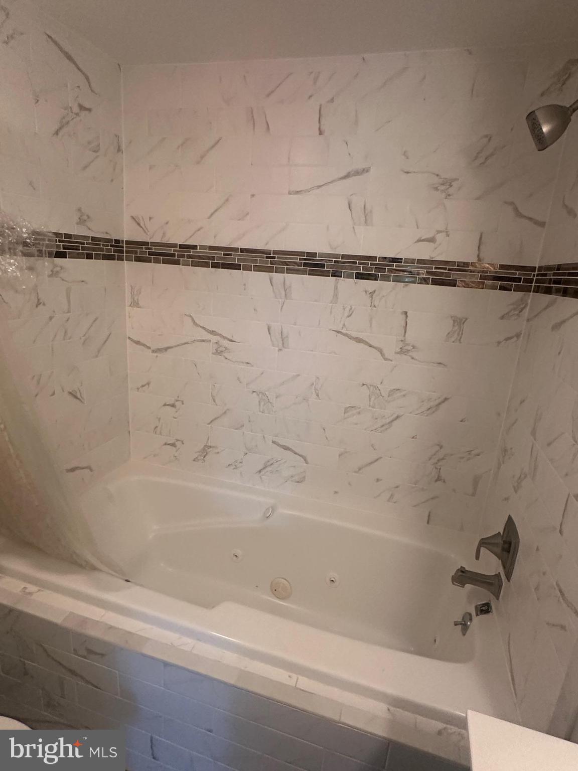 STEPHEN KNOLLS - Residential Lease