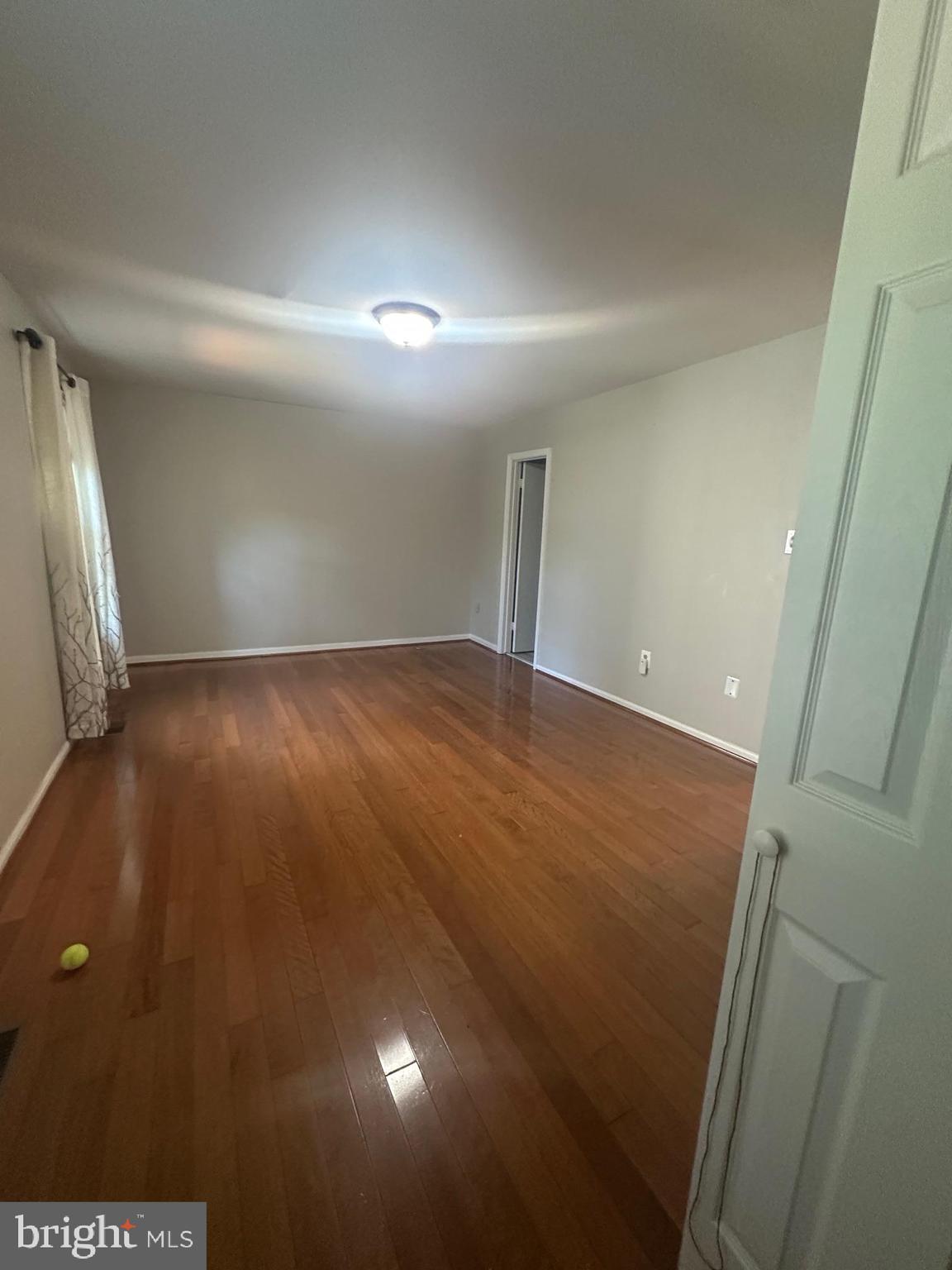 STEPHEN KNOLLS - Residential Lease