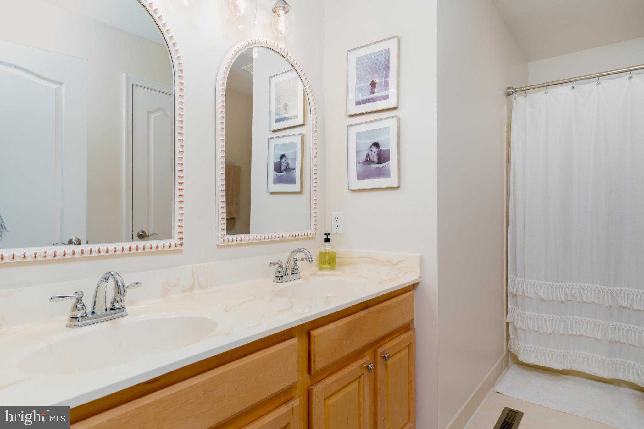 MEADOW RUN - Residential