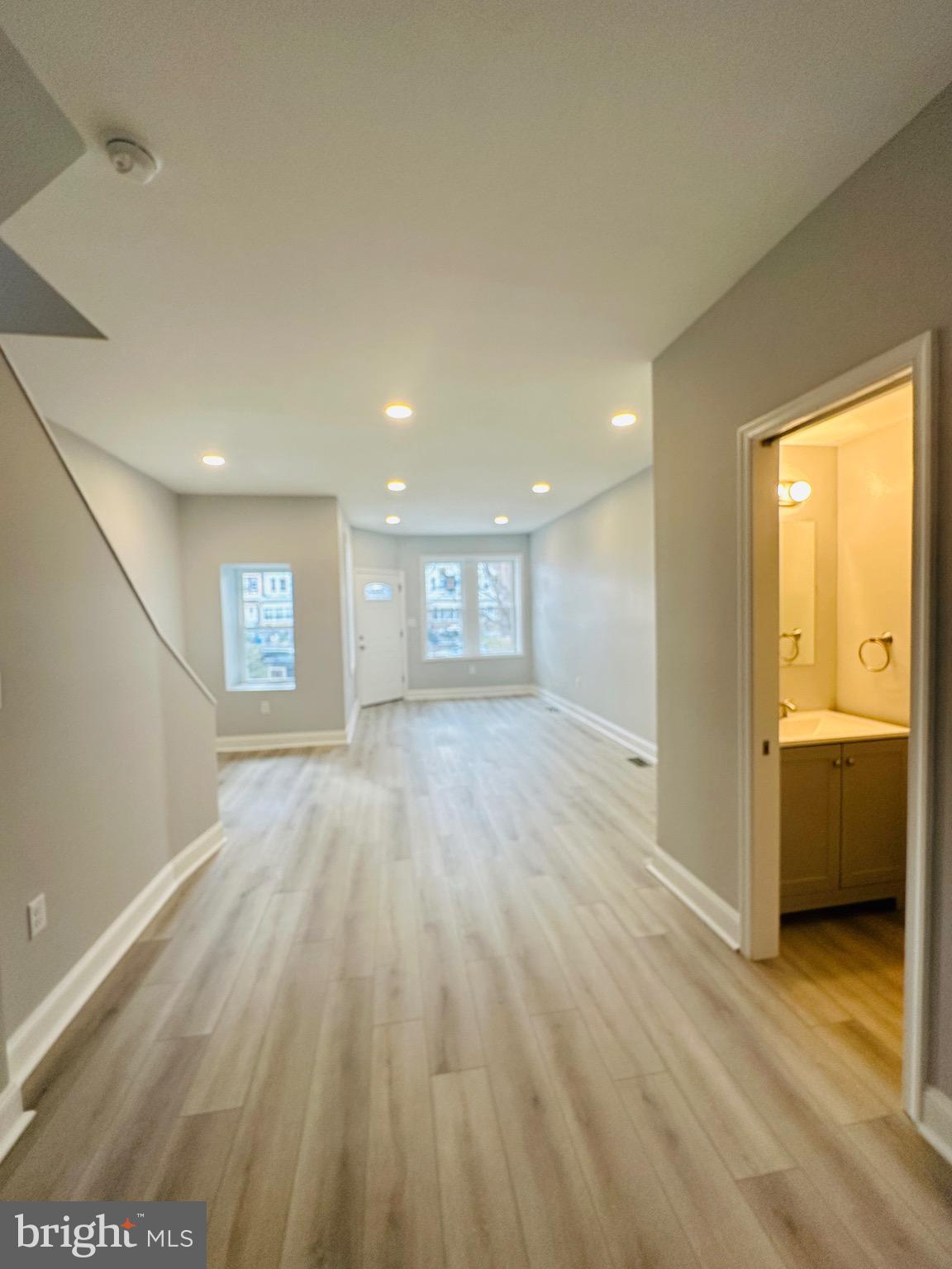 MAYFAIR (WEST) - Residential