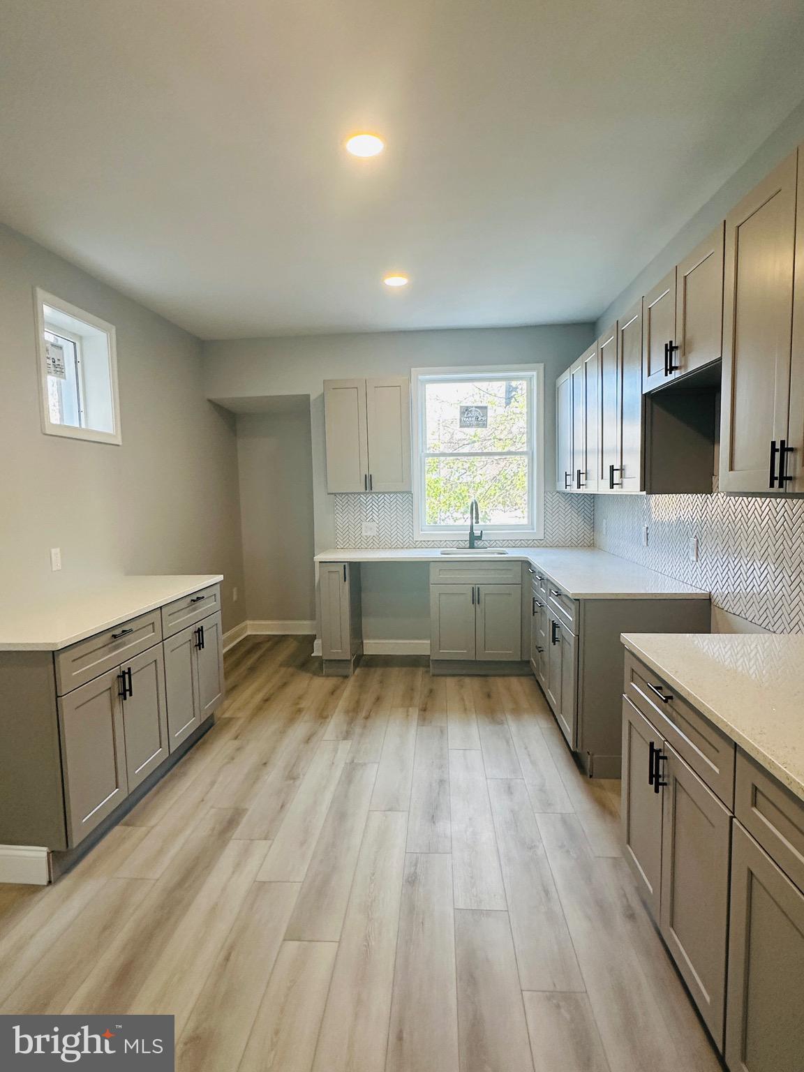 MAYFAIR (WEST) - Residential