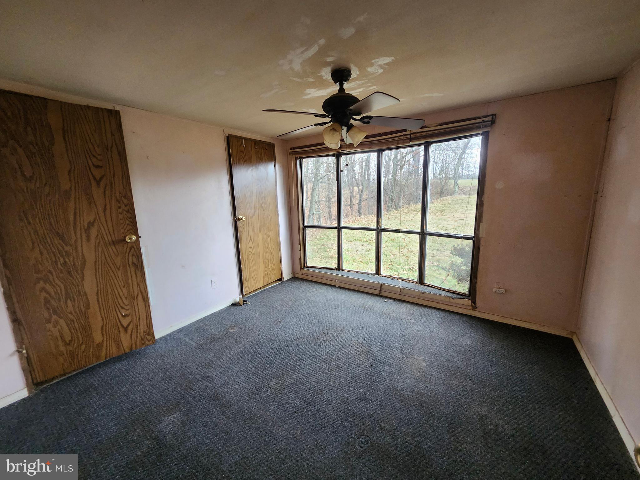 TOWN HILL RANCHES - Residential