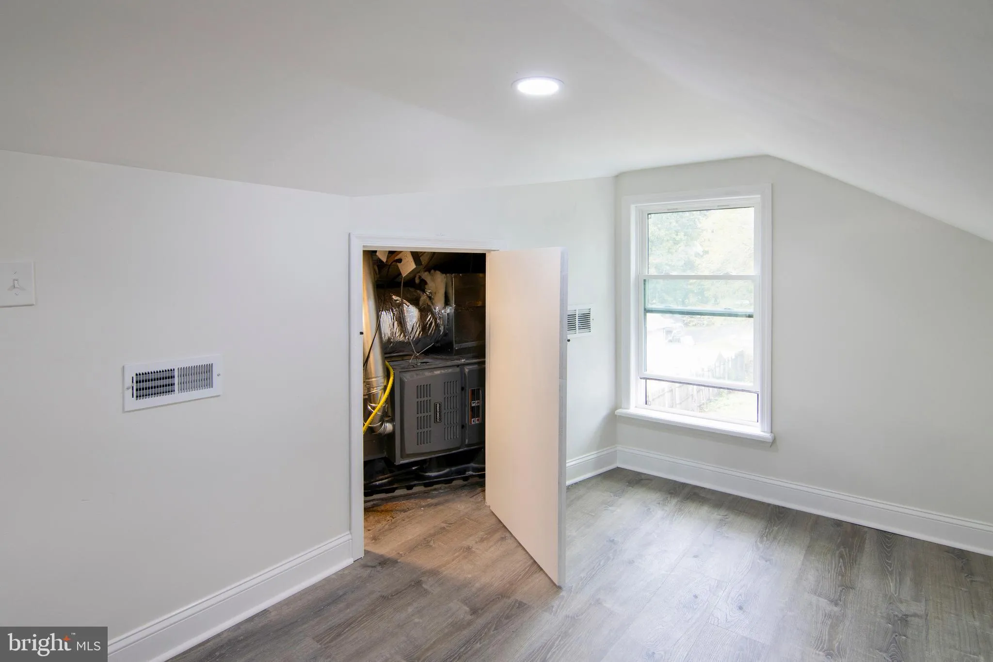 Vineland, New Jersey 08360, United States, 3 Bedrooms Bedrooms, ,2 BathroomsBathrooms,Residential,Active,190268