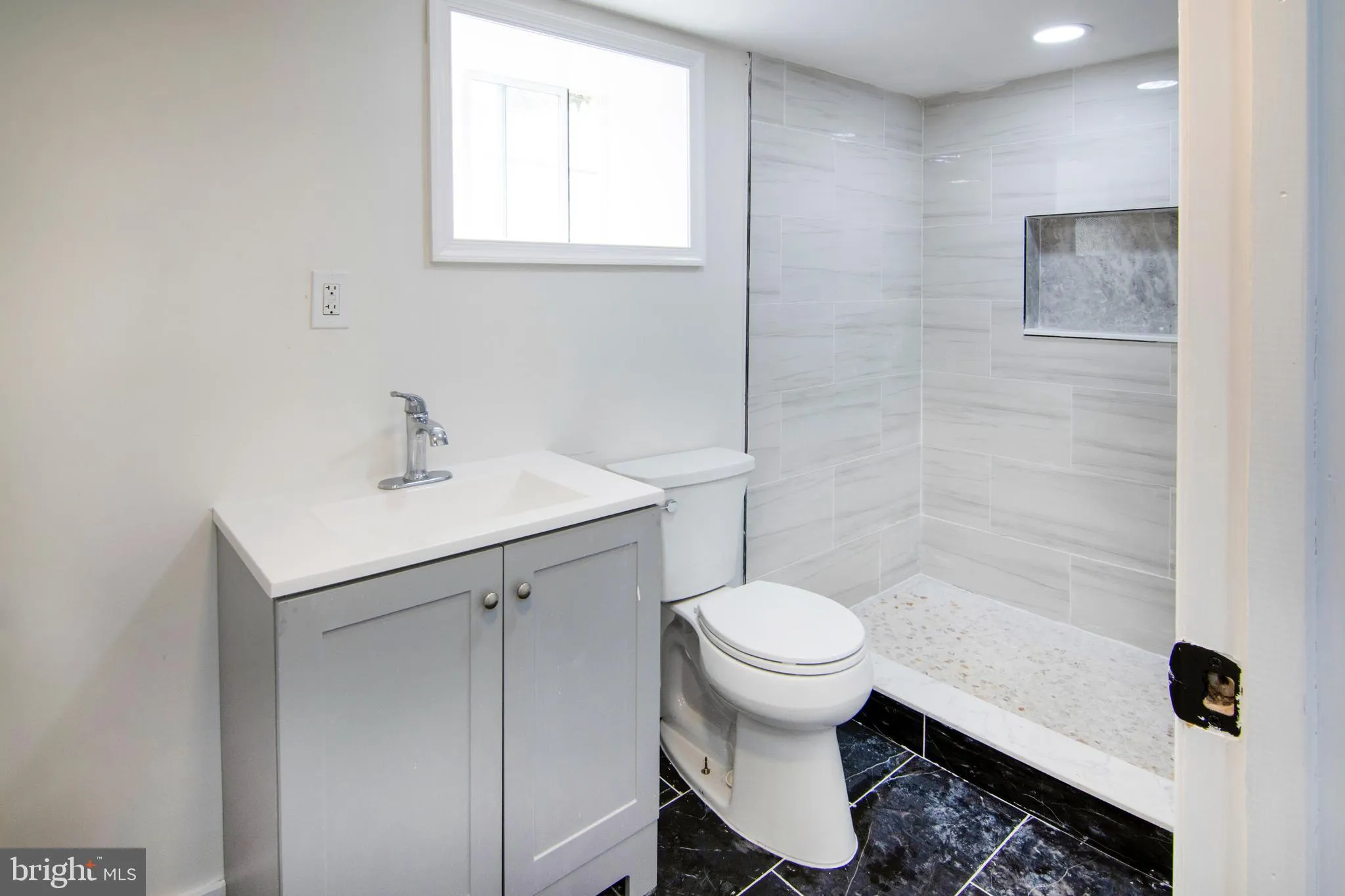 Vineland, New Jersey 08360, United States, 3 Bedrooms Bedrooms, ,2 BathroomsBathrooms,Residential,Active,190268