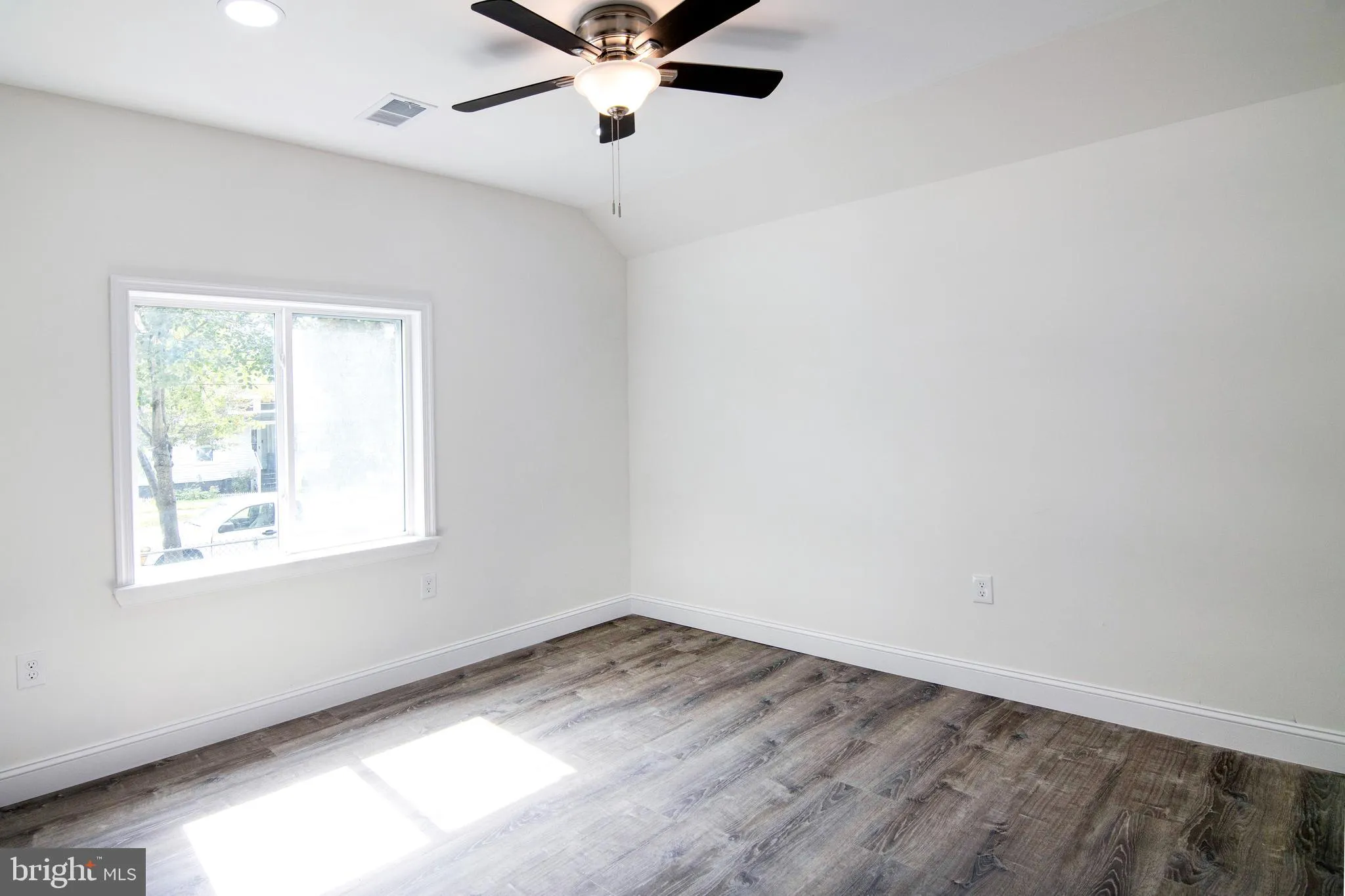 Vineland, New Jersey 08360, United States, 3 Bedrooms Bedrooms, ,2 BathroomsBathrooms,Residential,Active,190268