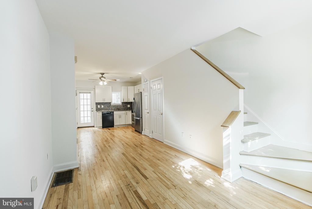 Photo of 904 S 6th Street, PHILADELPHIA, PA 19147 (MLS # PAPH2545950)