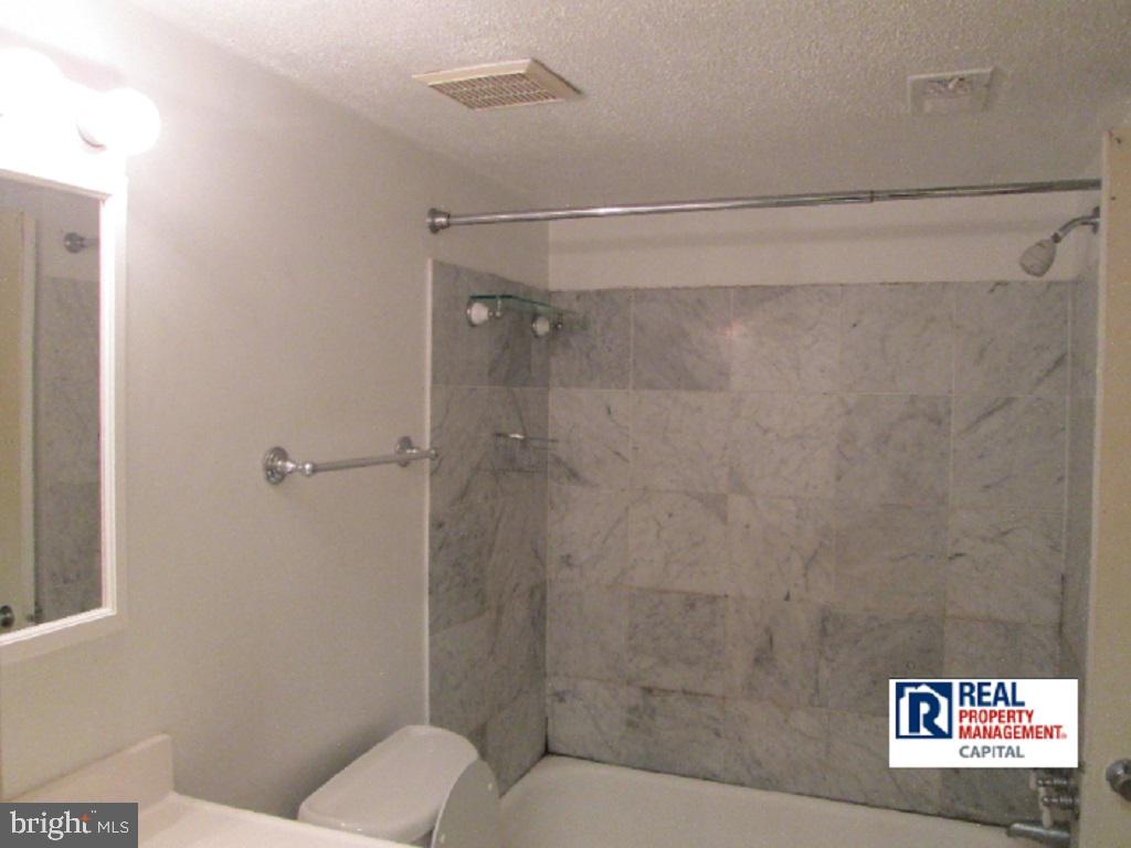 GREENBRIAR CONDO PHASE I - Residential Lease