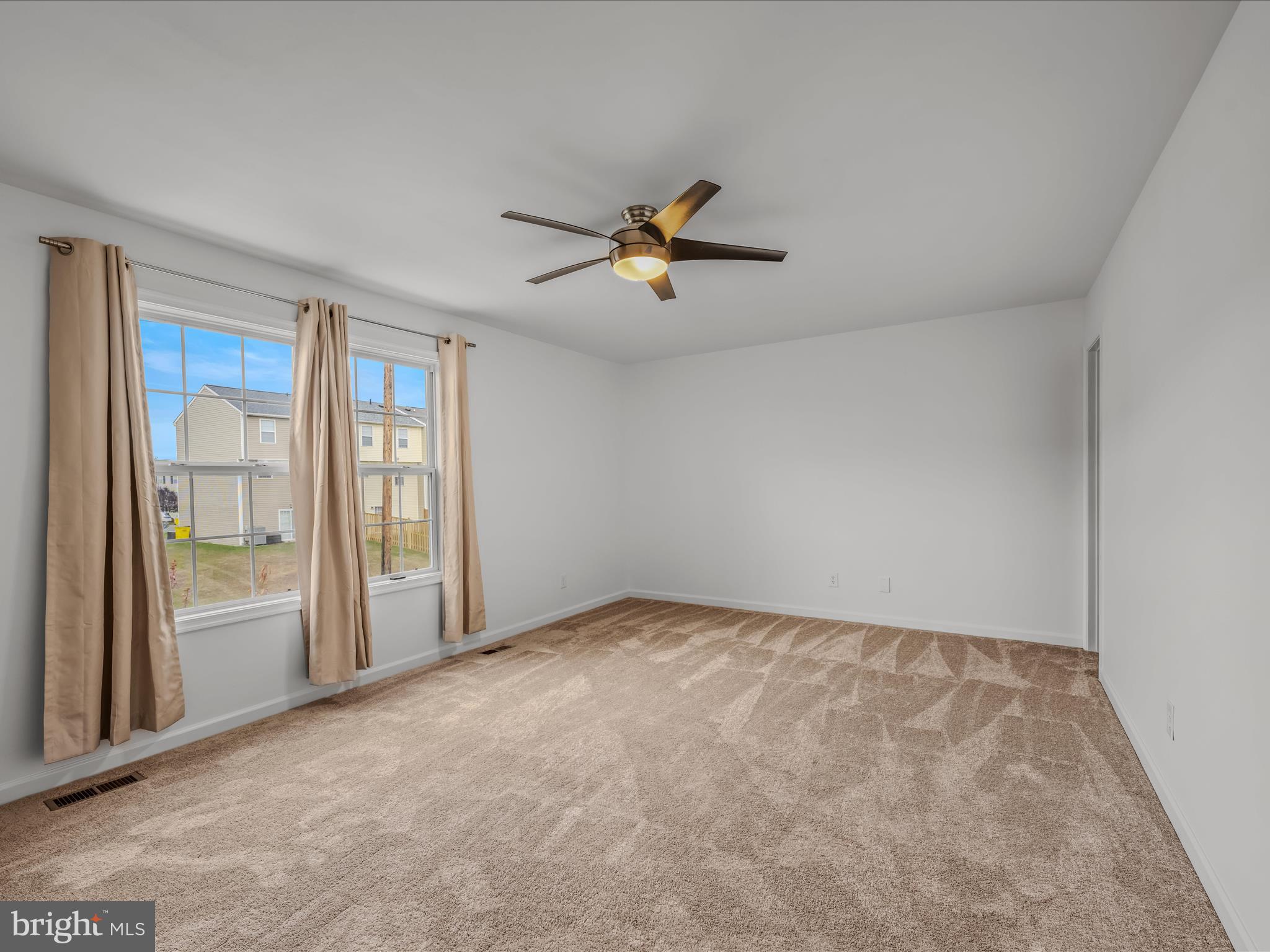 MILLS FARM - Residential