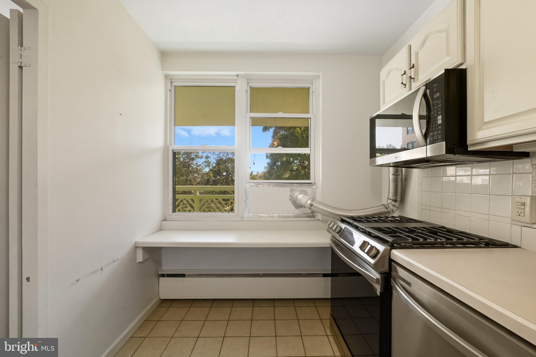 ELKINS PARK HOUSE - Residential