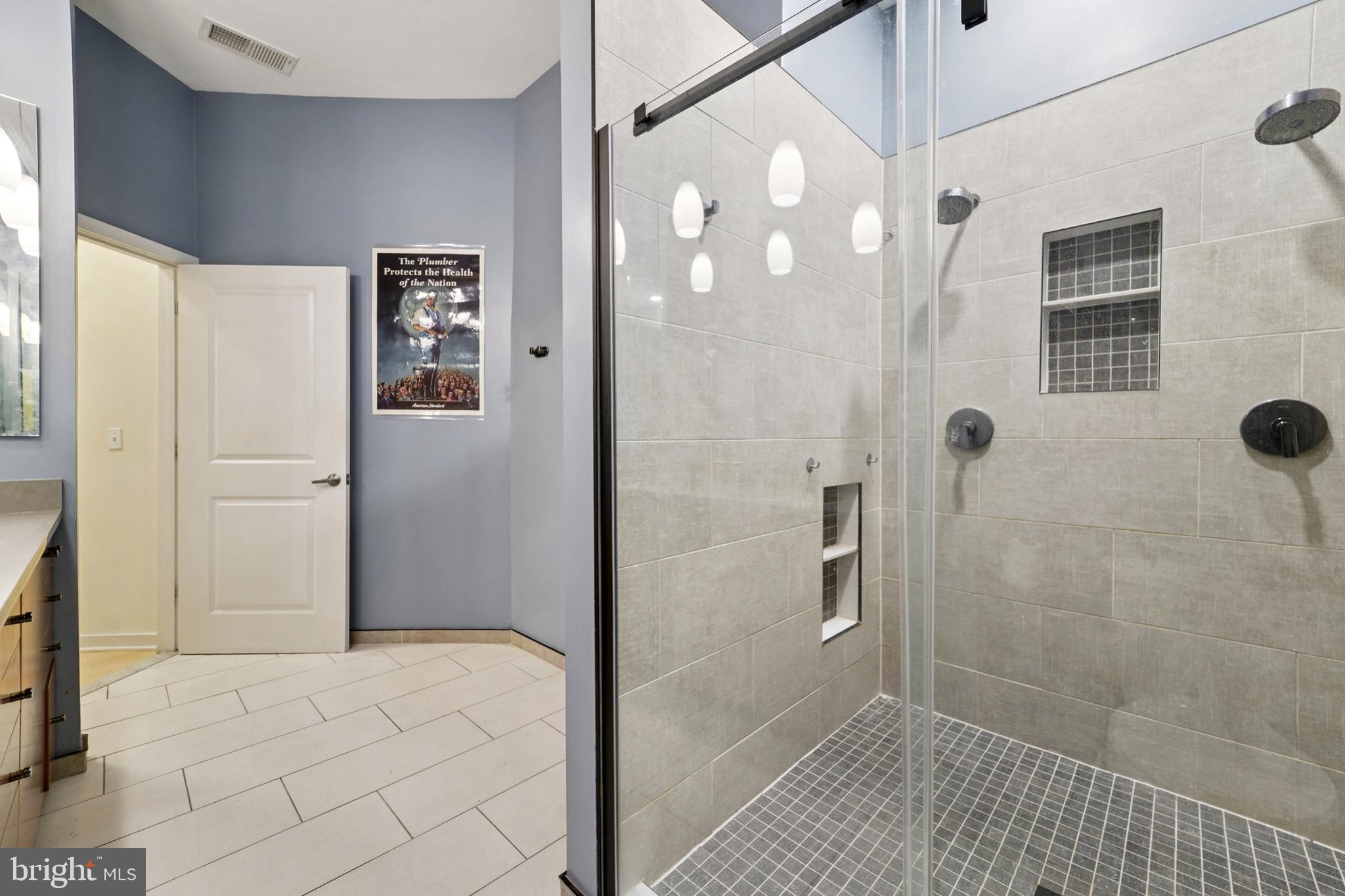 TWELVE09 - Residential