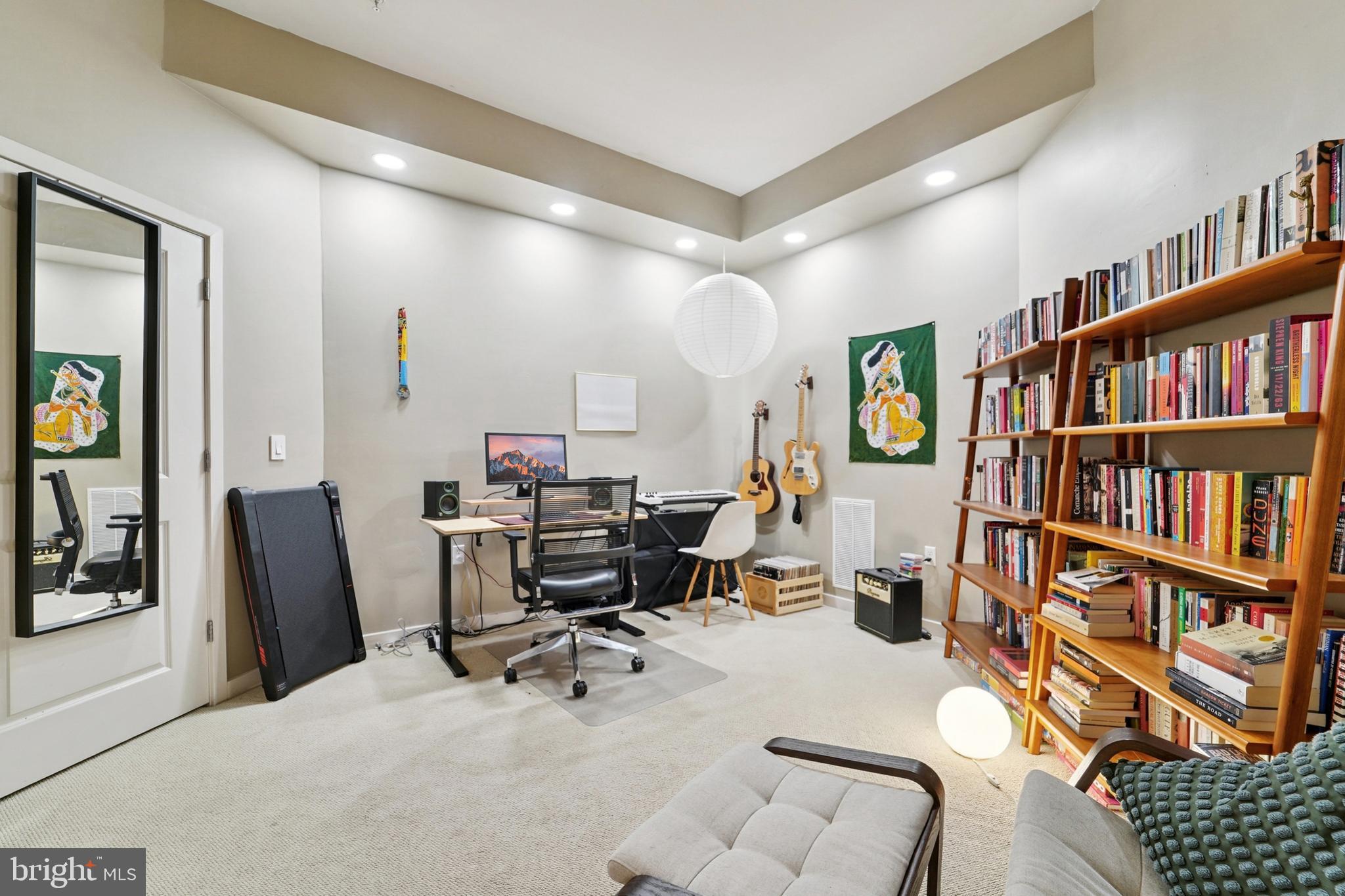 TWELVE09 - Residential