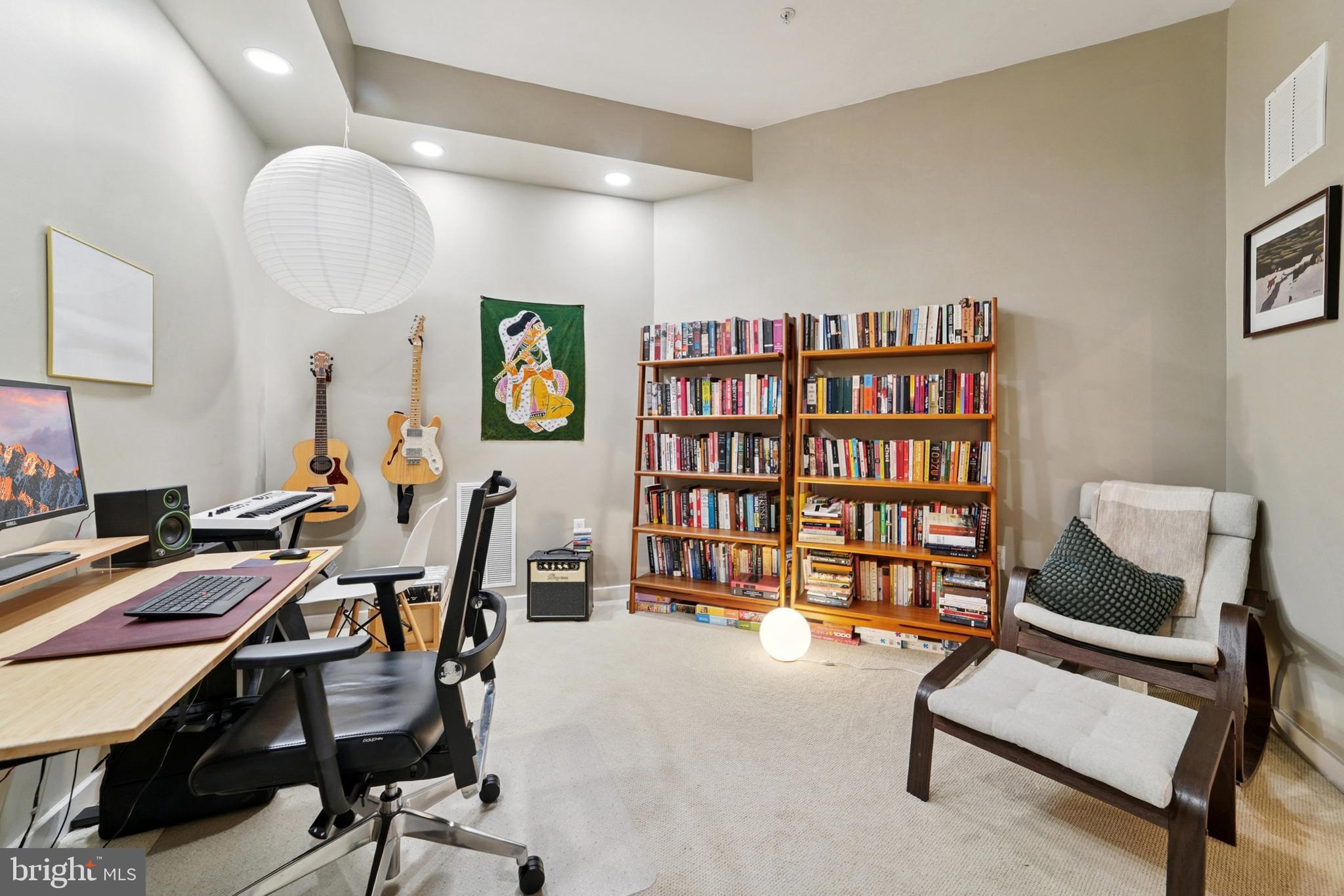 TWELVE09 - Residential