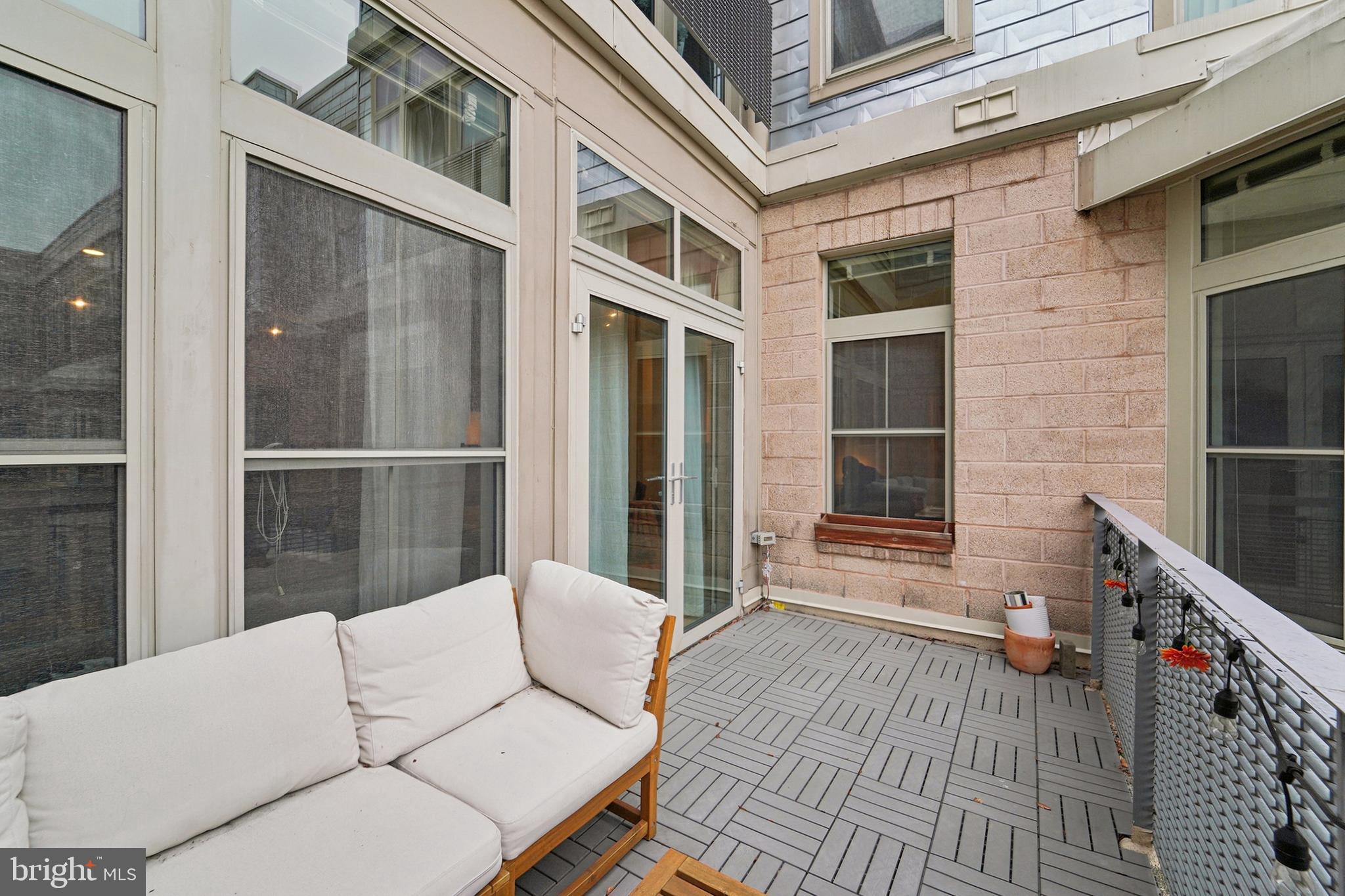 TWELVE09 - Residential