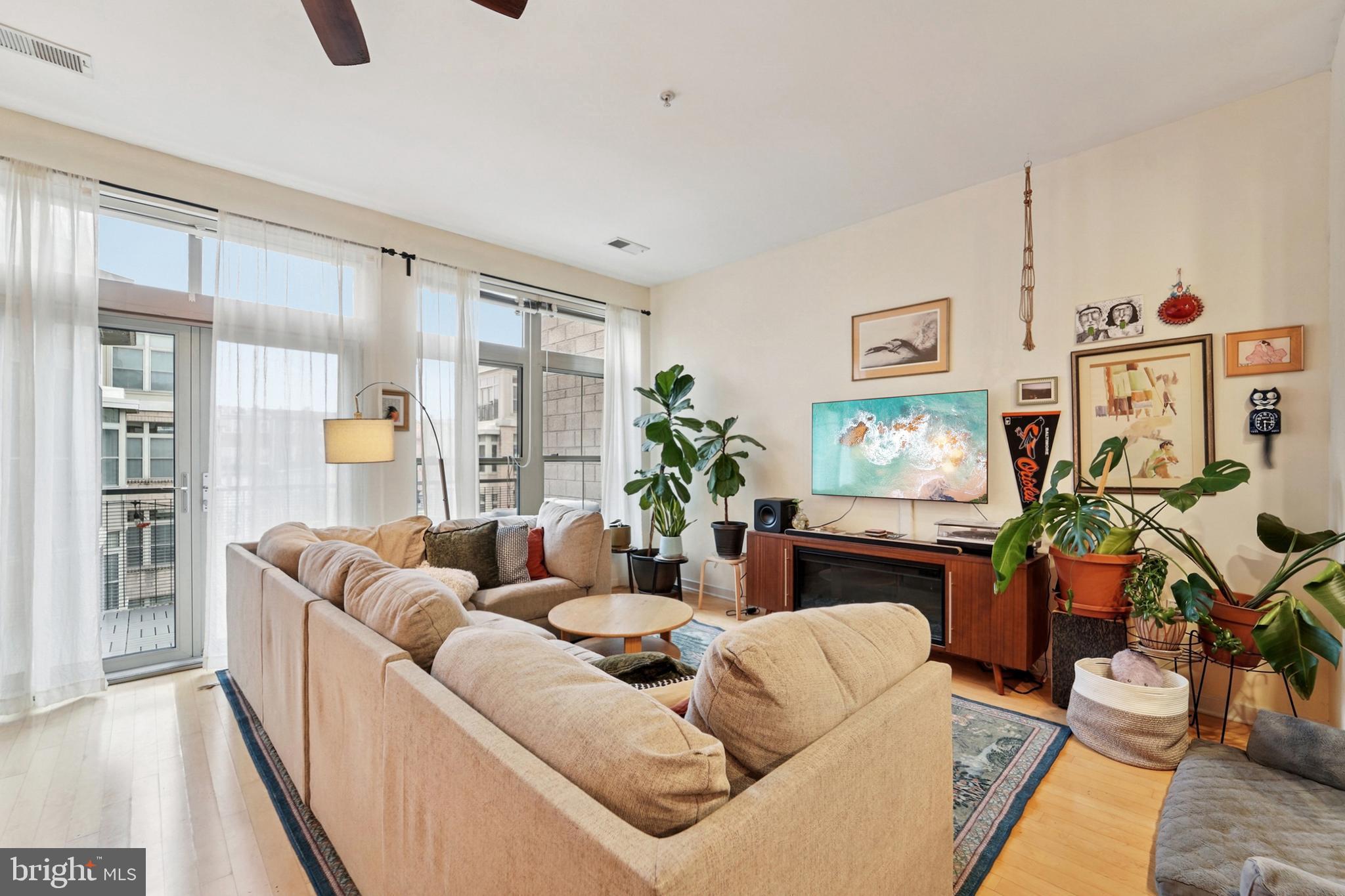 TWELVE09 - Residential