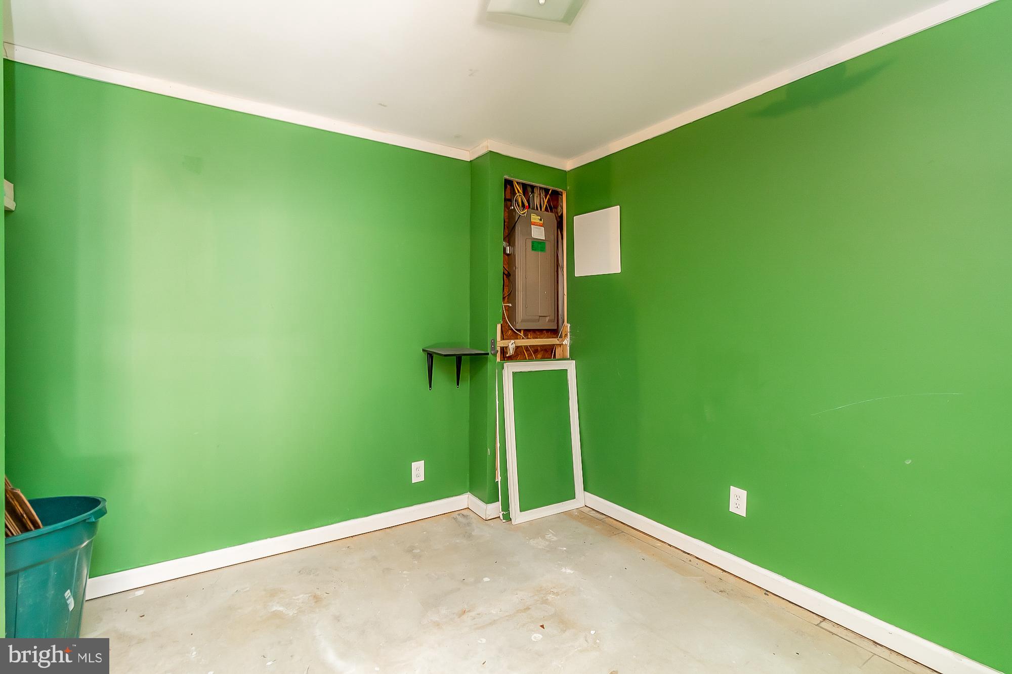 VILLAGE OF THOMAS RUN - Residential