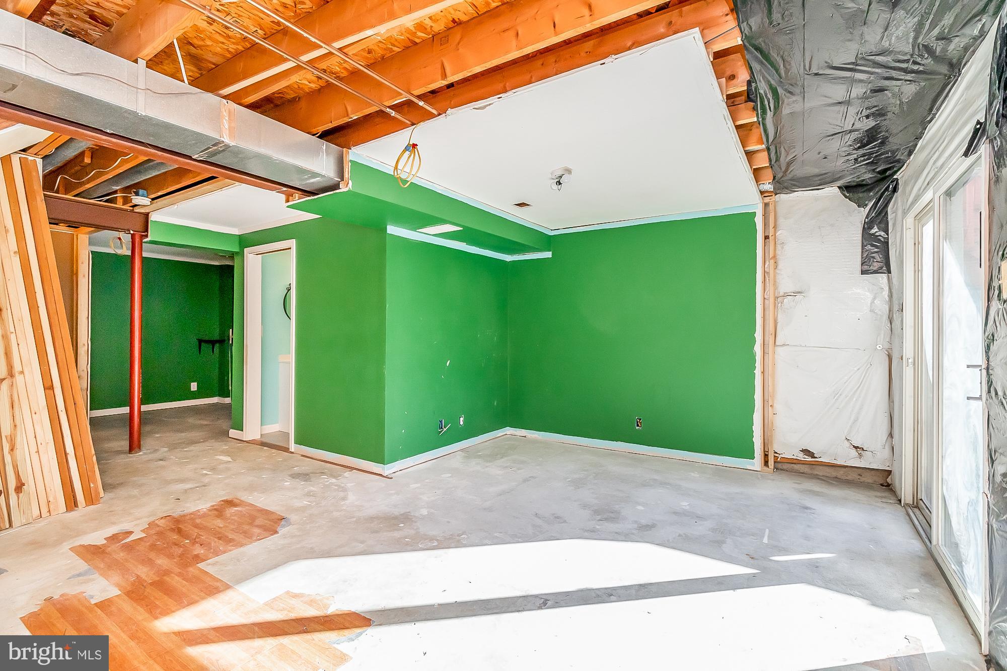 VILLAGE OF THOMAS RUN - Residential