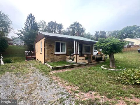 Homes For Sale - 323 Richmond Street<br/> KEYSER, WV 26726