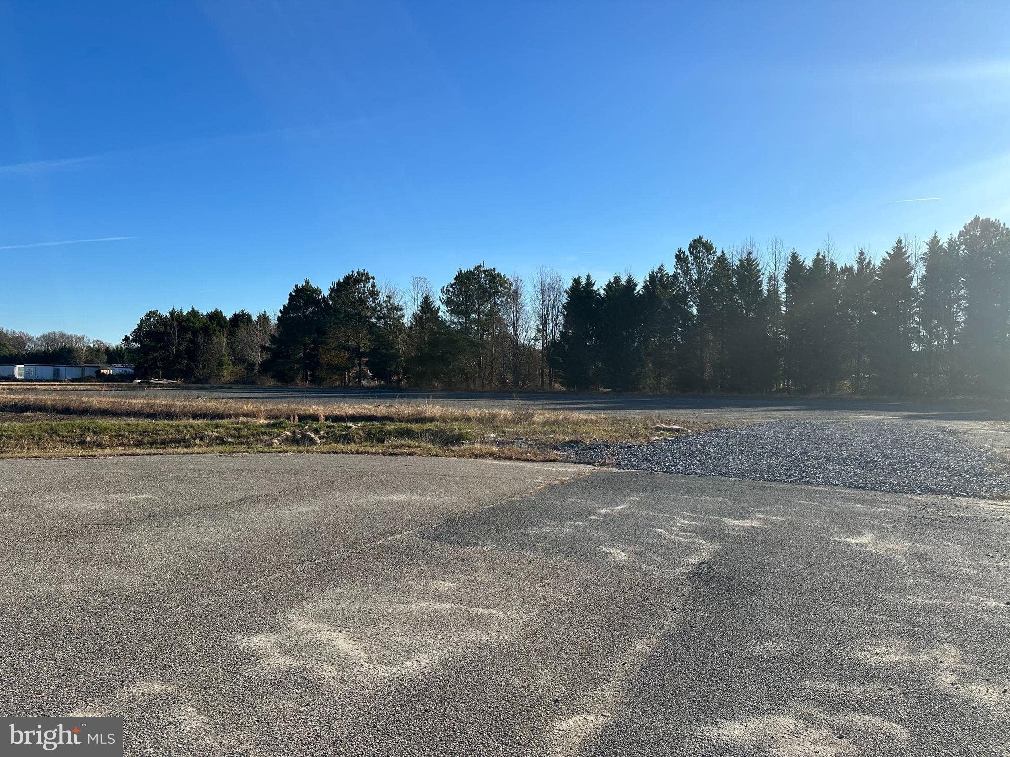 DORCHESTER BUSINESS PARK - Land