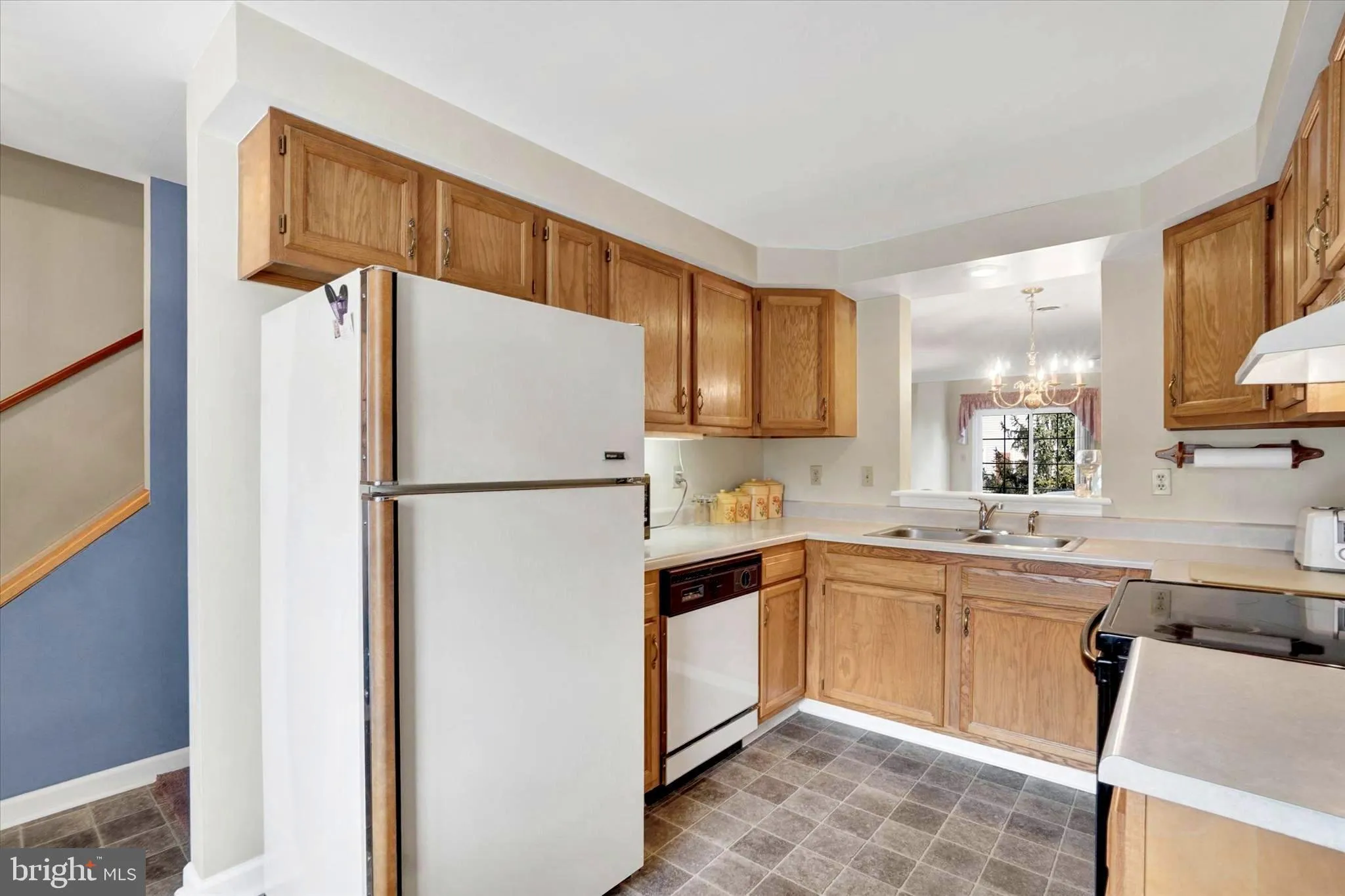 York, Pennsylvania 17408, United States, 3 Bedrooms Bedrooms, ,2 BathroomsBathrooms,Residential,Pending,216324