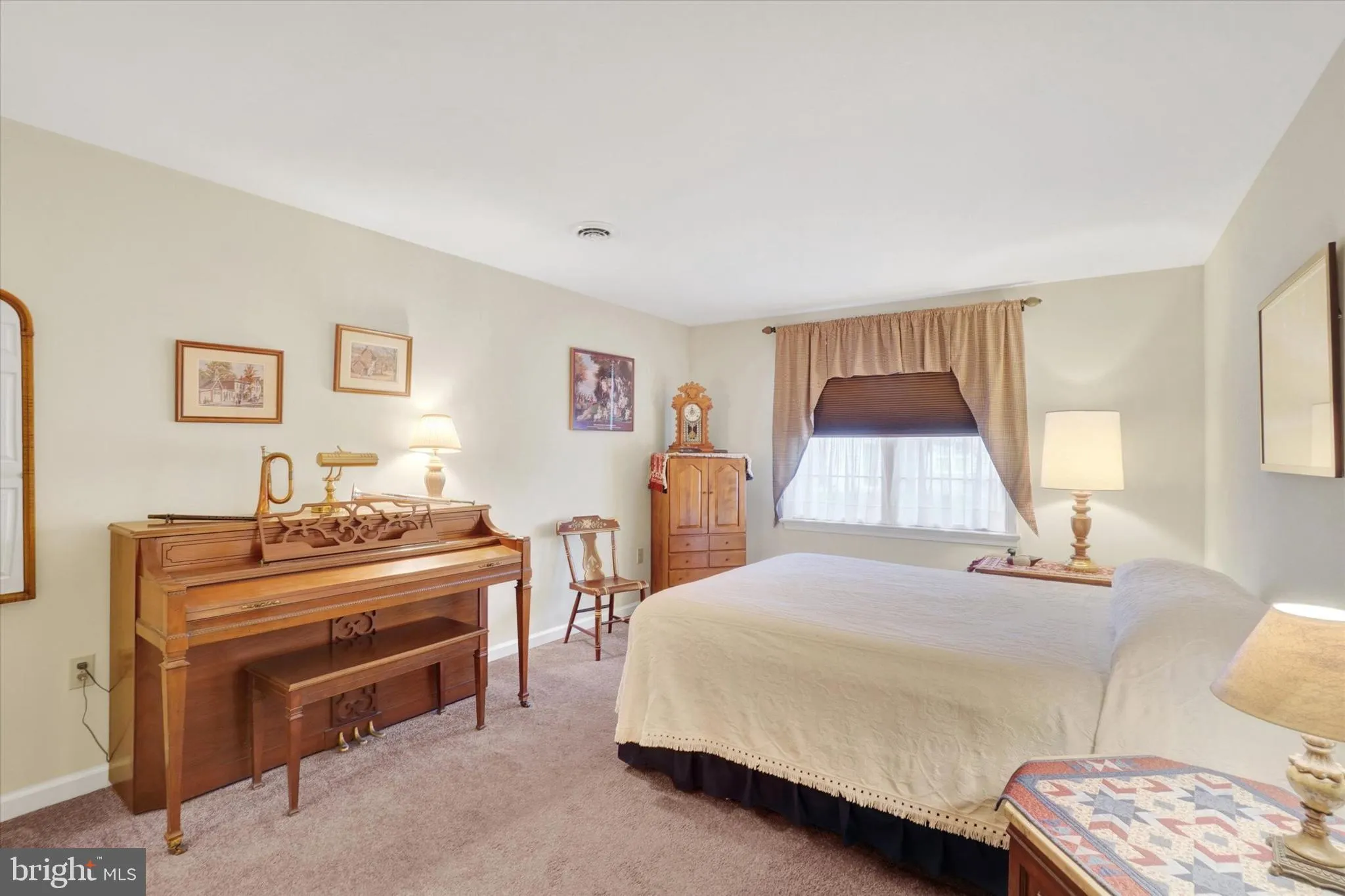 York, Pennsylvania 17408, United States, 3 Bedrooms Bedrooms, ,2 BathroomsBathrooms,Residential,Pending,216324