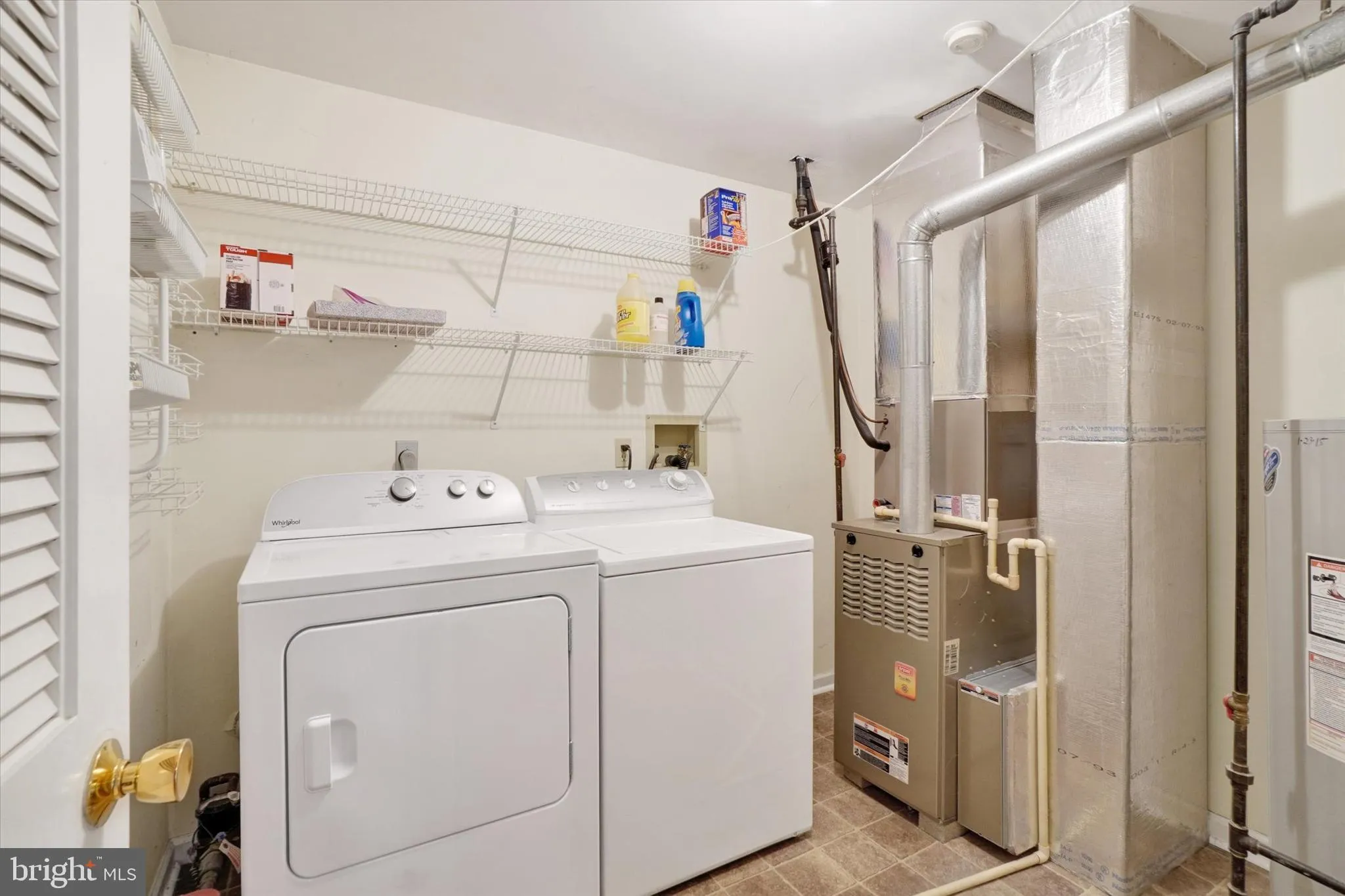 York, Pennsylvania 17408, United States, 3 Bedrooms Bedrooms, ,2 BathroomsBathrooms,Residential,Pending,216324