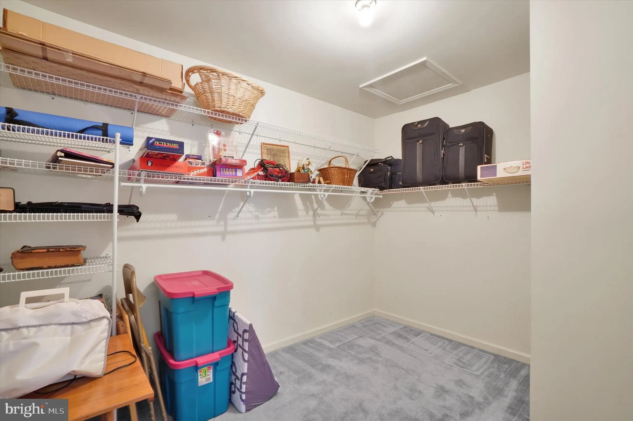 York, Pennsylvania 17408, United States, 3 Bedrooms Bedrooms, ,2 BathroomsBathrooms,Residential,Pending,216324